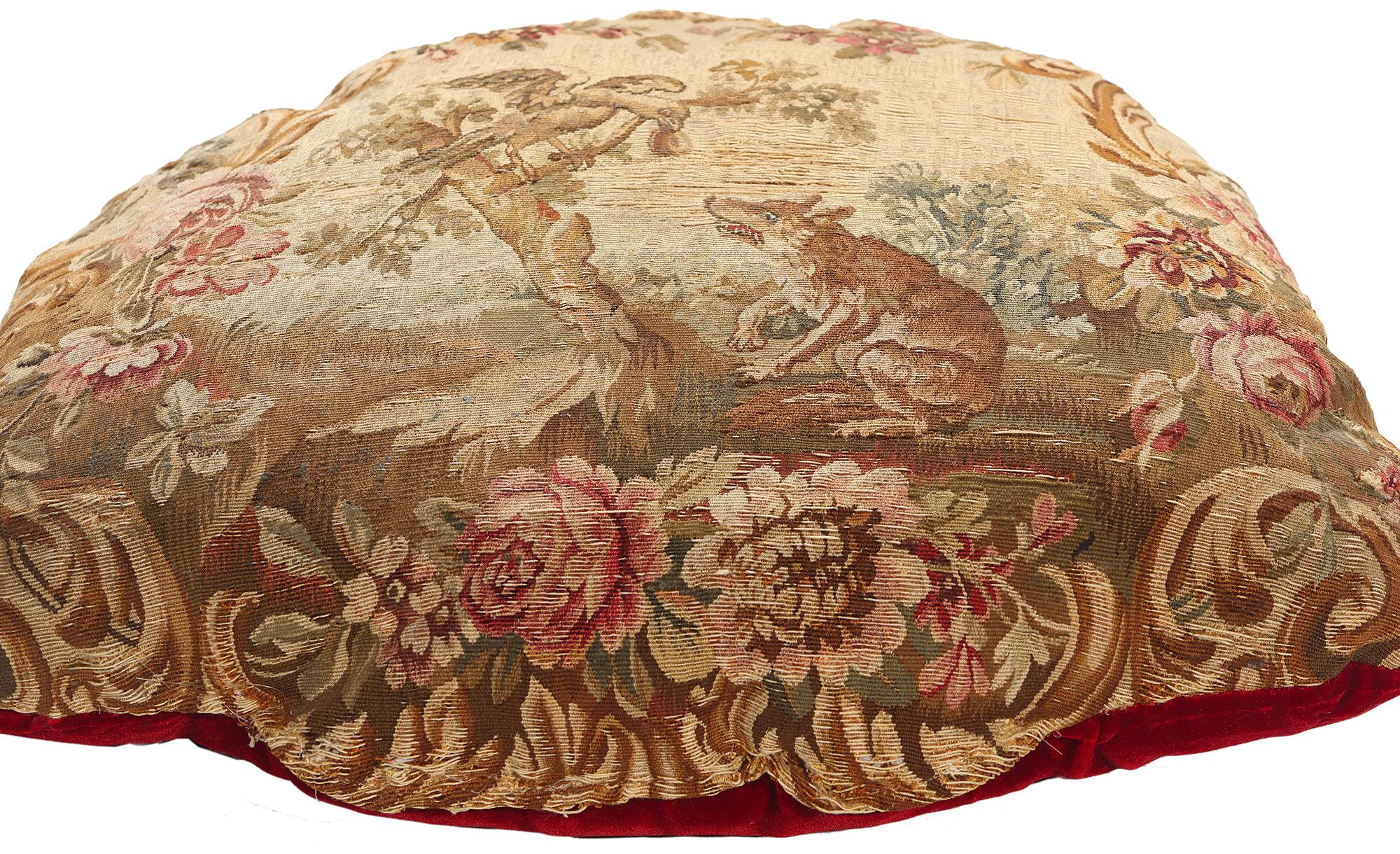 Rococo Coussin en tapisserie d'Aubusson de la fin du XIXe siècle, de style rococo en vente