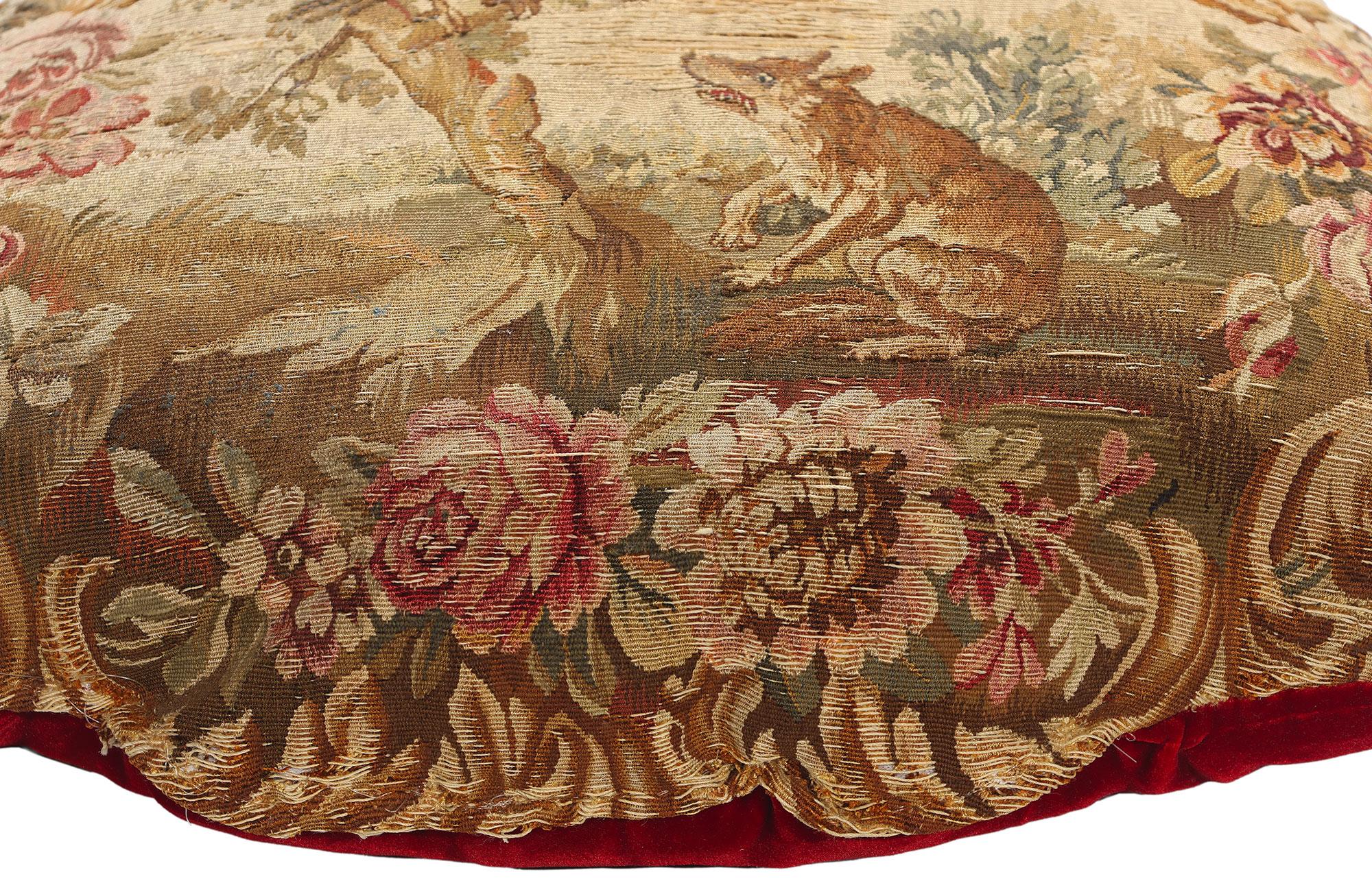 Français Coussin en tapisserie d'Aubusson de la fin du XIXe siècle, de style rococo en vente