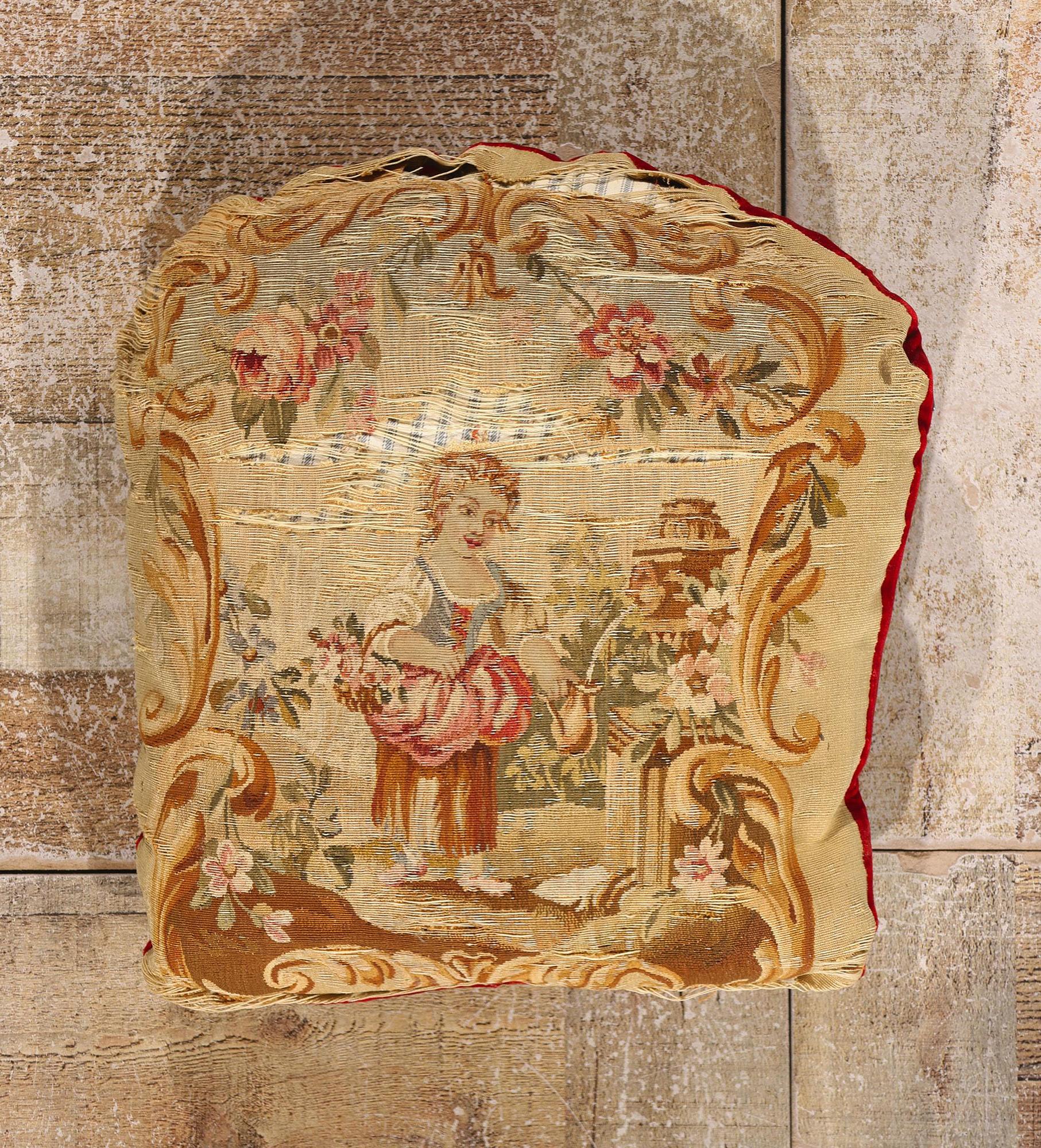 Coussin en tapisserie d'Aubusson de la fin du XIXe siècle, de style rococo en vente 2