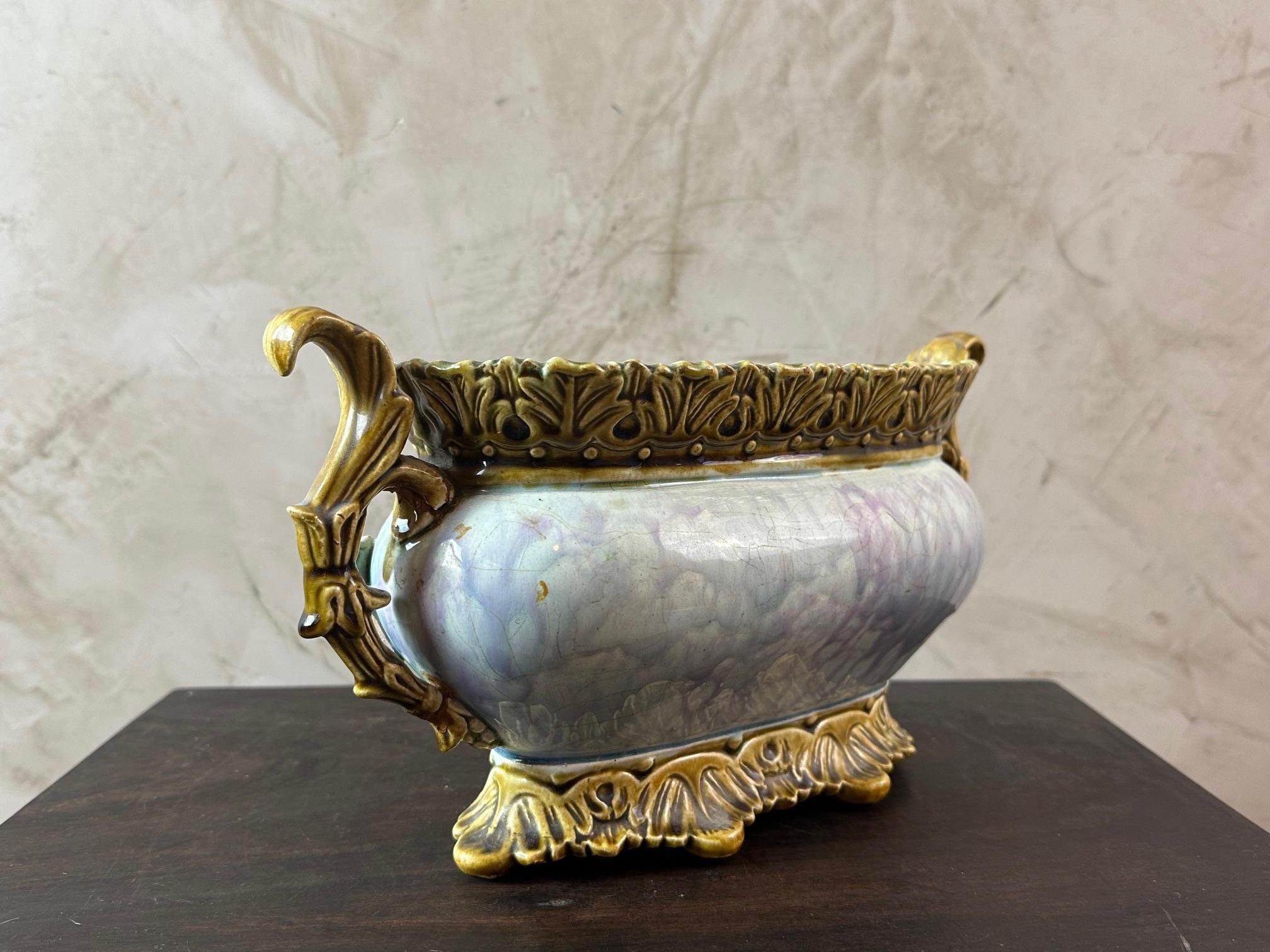 Dipinto a mano Vaso Barbotine Jardiniere o Cache francese della fine del XIX secolo in vendita