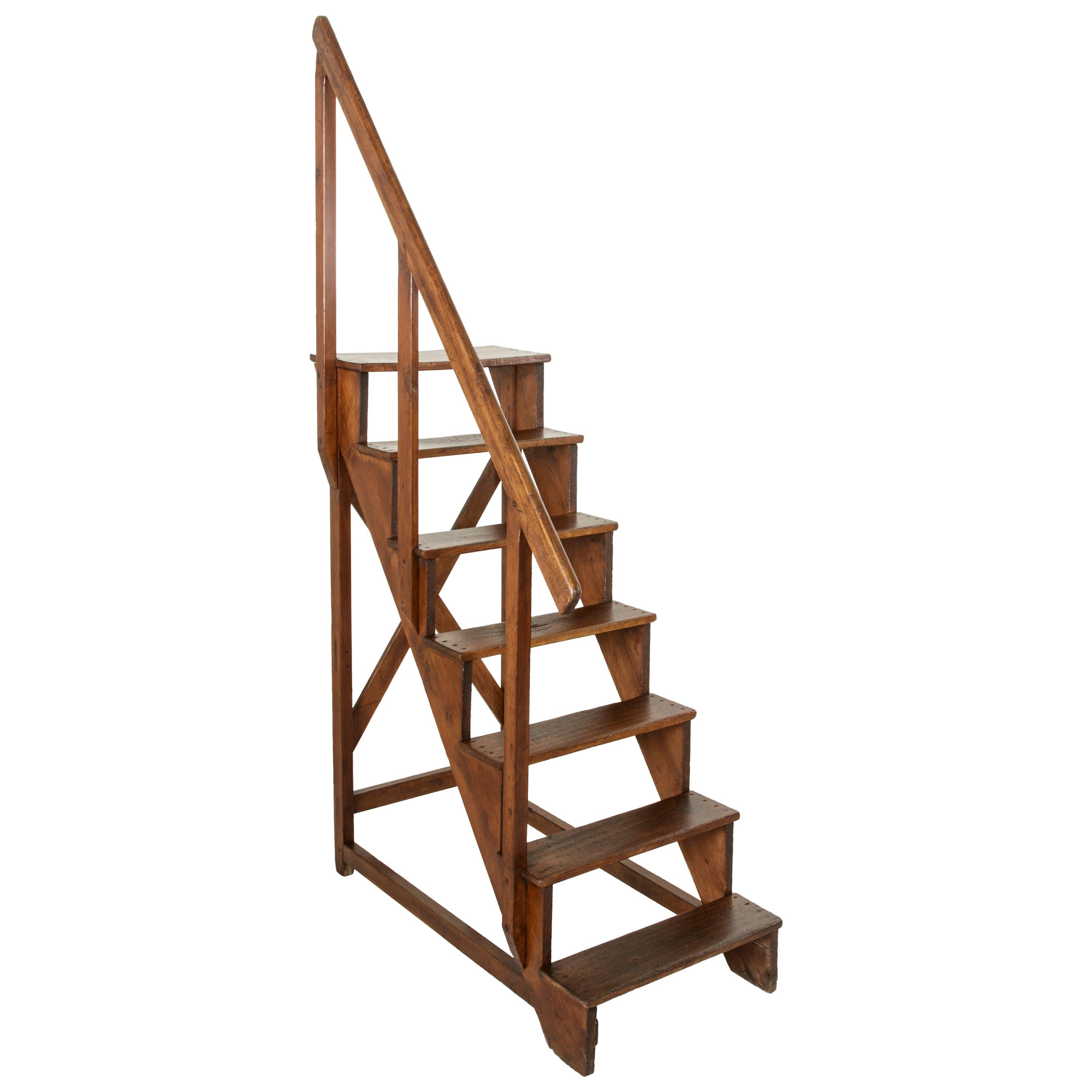 Late 19th Century French Beech Wood Library Ladder or Steps with Hand Rail