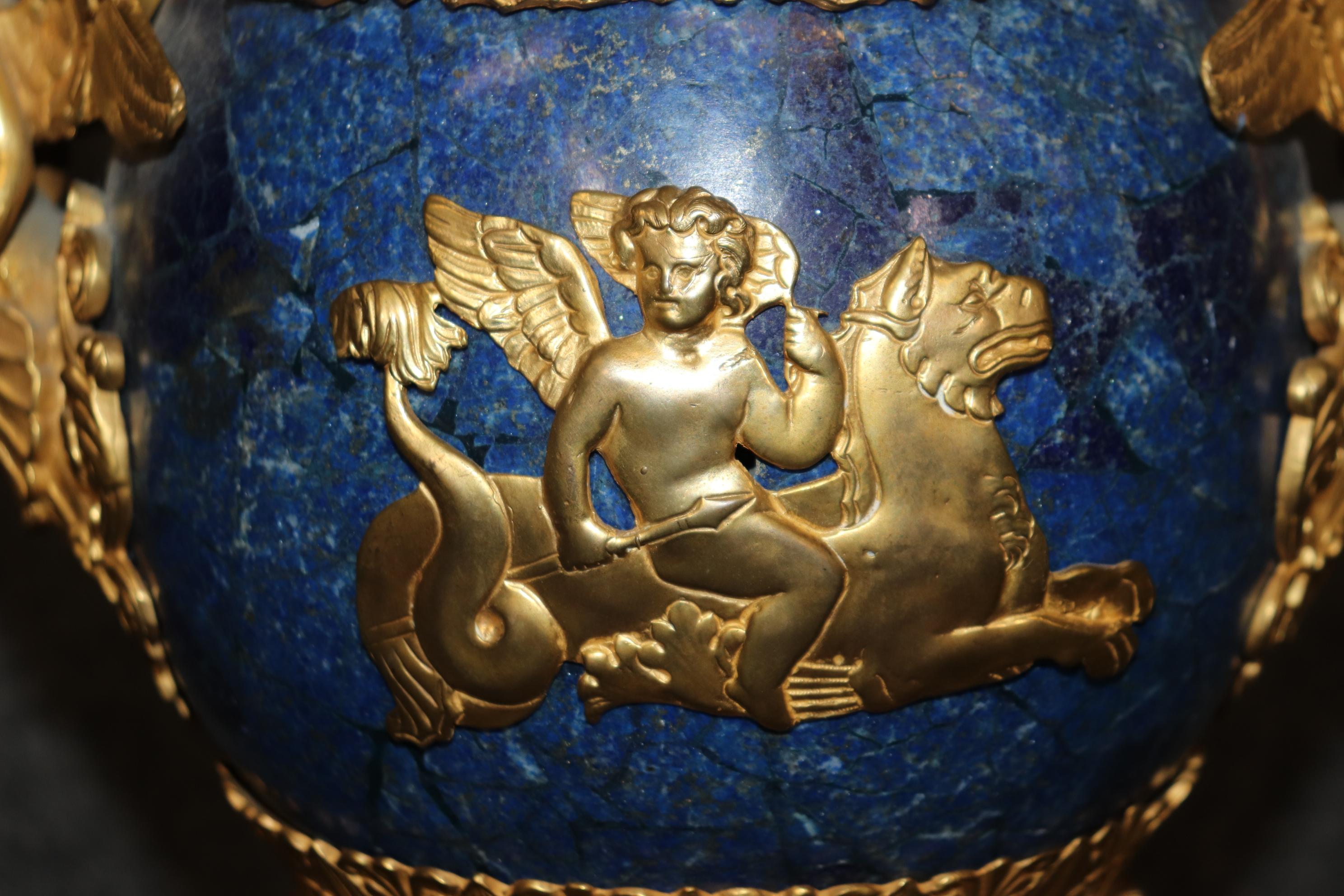 Fin du XIXe siècle Chandelier en bronze doré et lapis-lazuli de la fin du XIXe siècle de la French Belle Epoque en vente