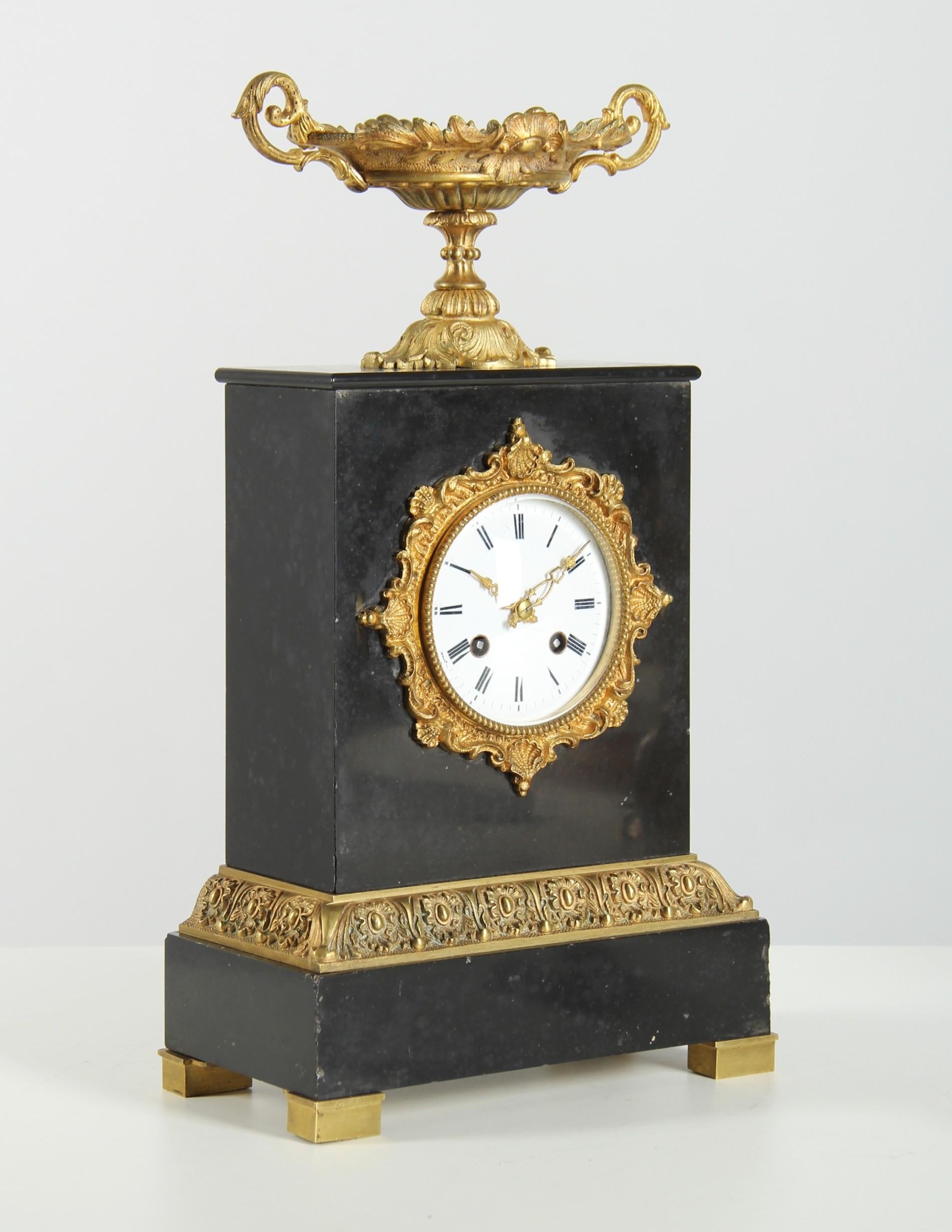 Late 19th Century French Black Marble Mantel Clock For Sale 2