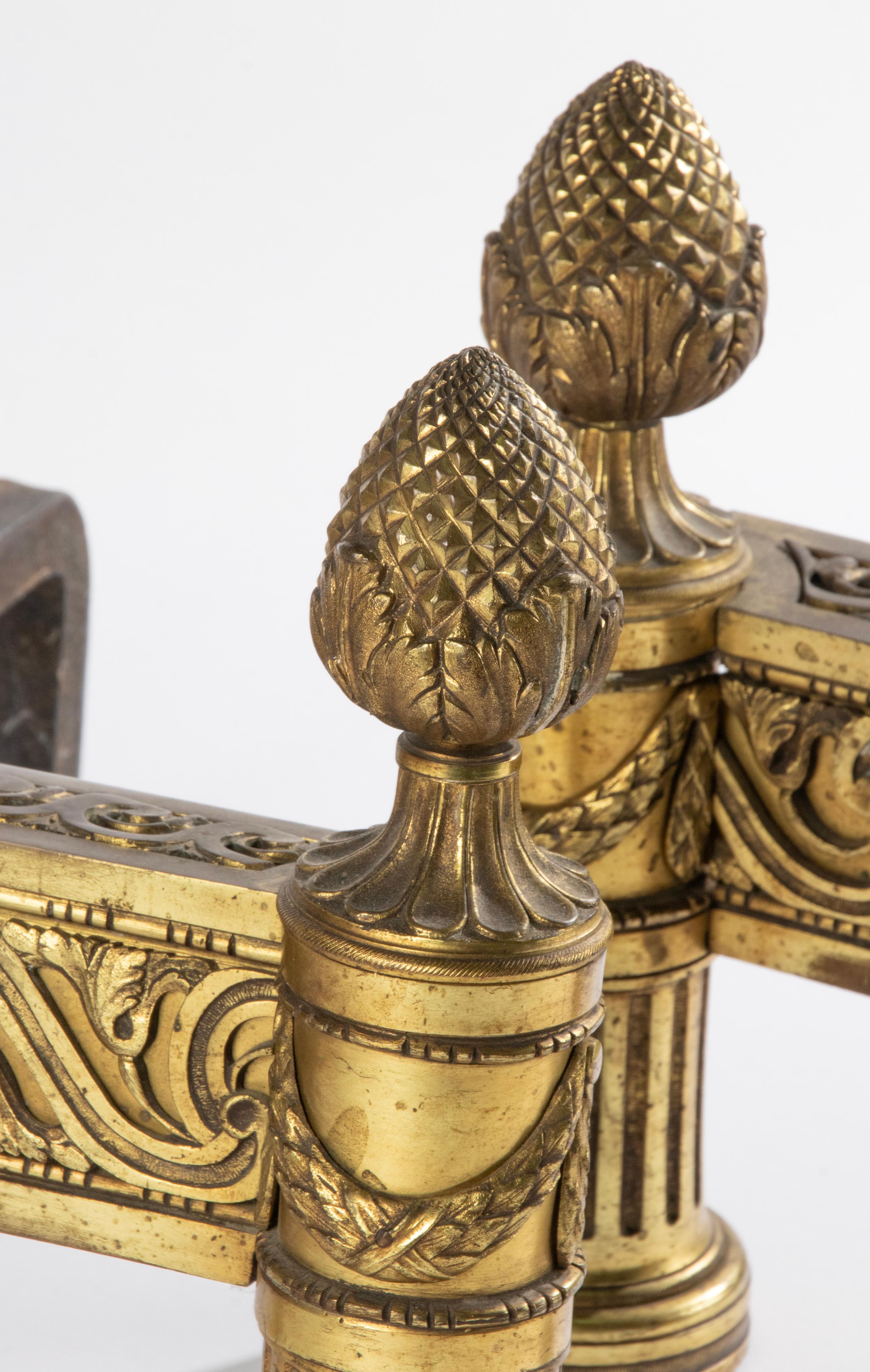 Französische Bronze-Feuerböcke des späten 19. Jahrhunderts – Louis XVI.-Stil   im Angebot 7