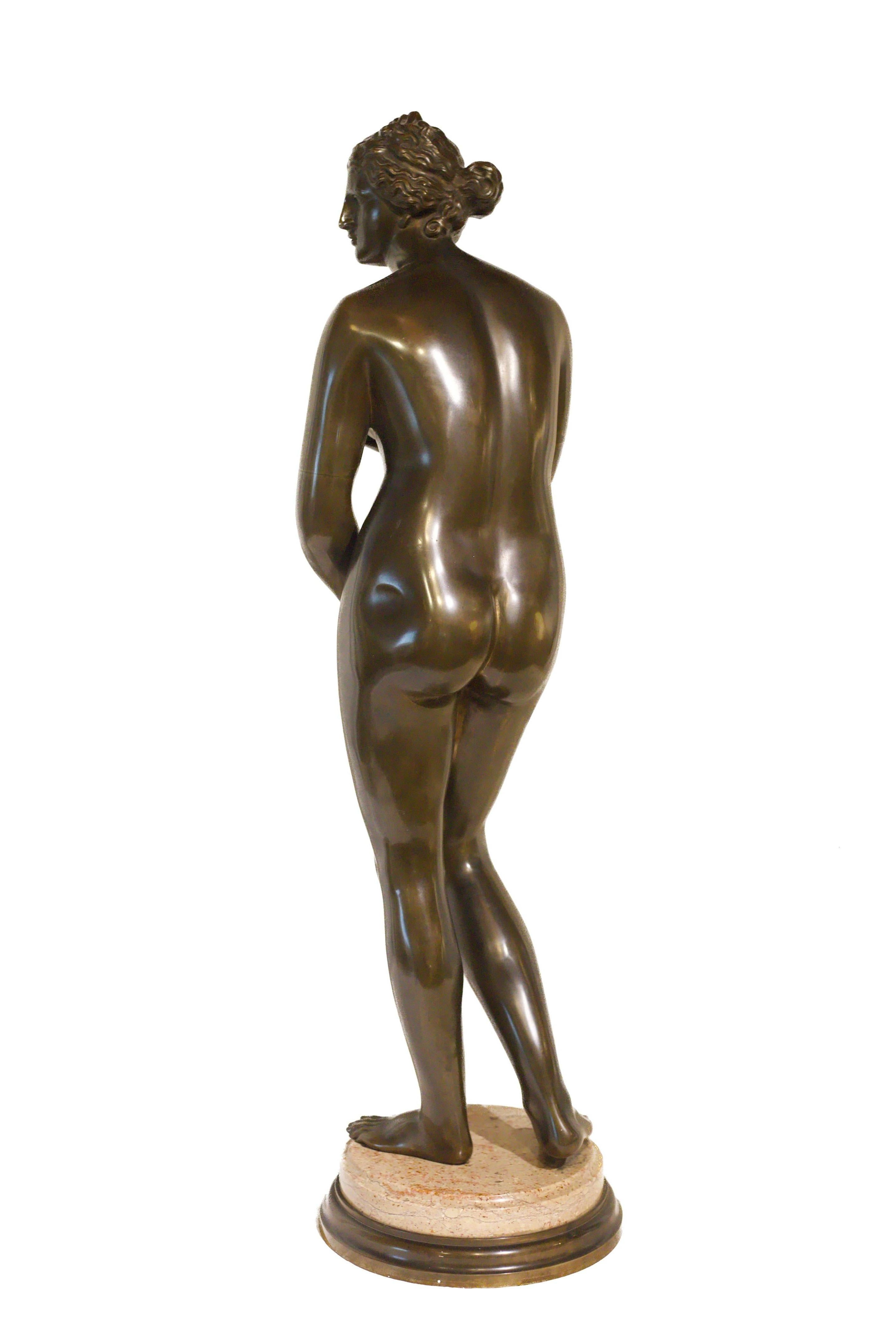 Figure de la Vénus de Médicis en bronze français de la fin du XIXe siècle en vente 5