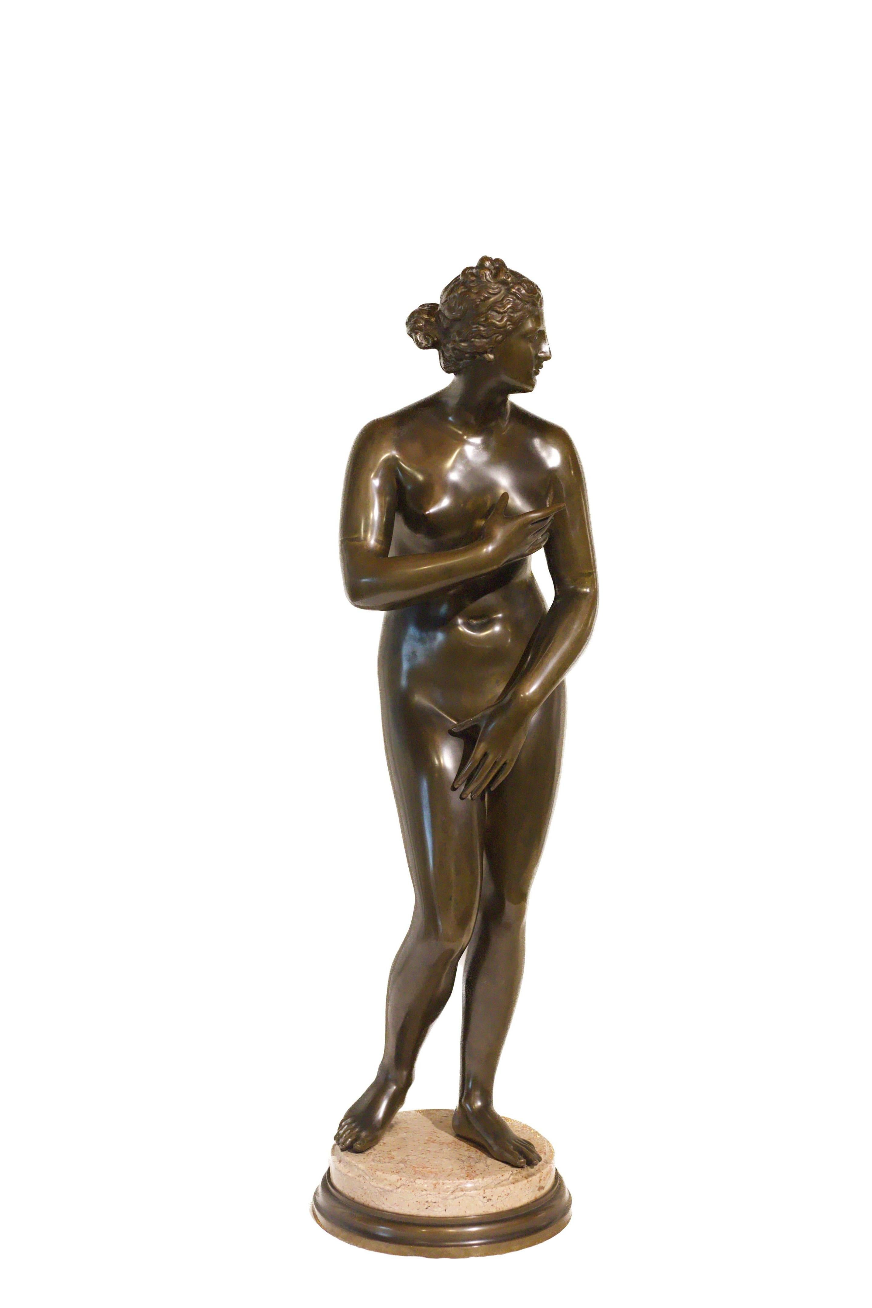 Français Figure de la Vénus de Médicis en bronze français de la fin du XIXe siècle en vente