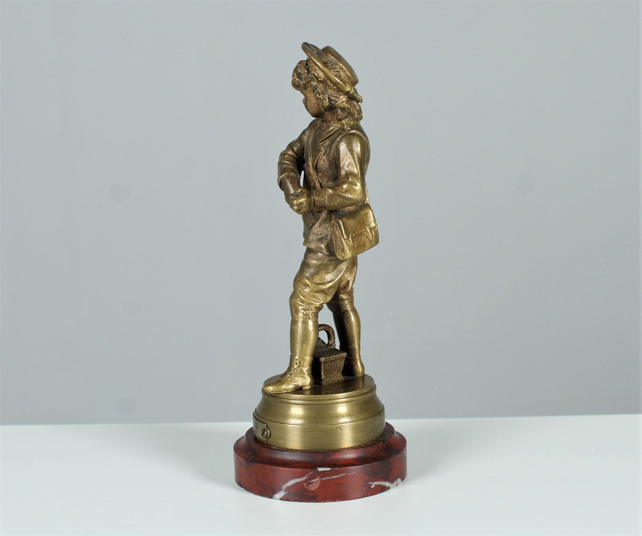 Français Sculpture en bronze française de la fin du 19e siècle, signée Eutrope Bouret, Sortie D'École en vente