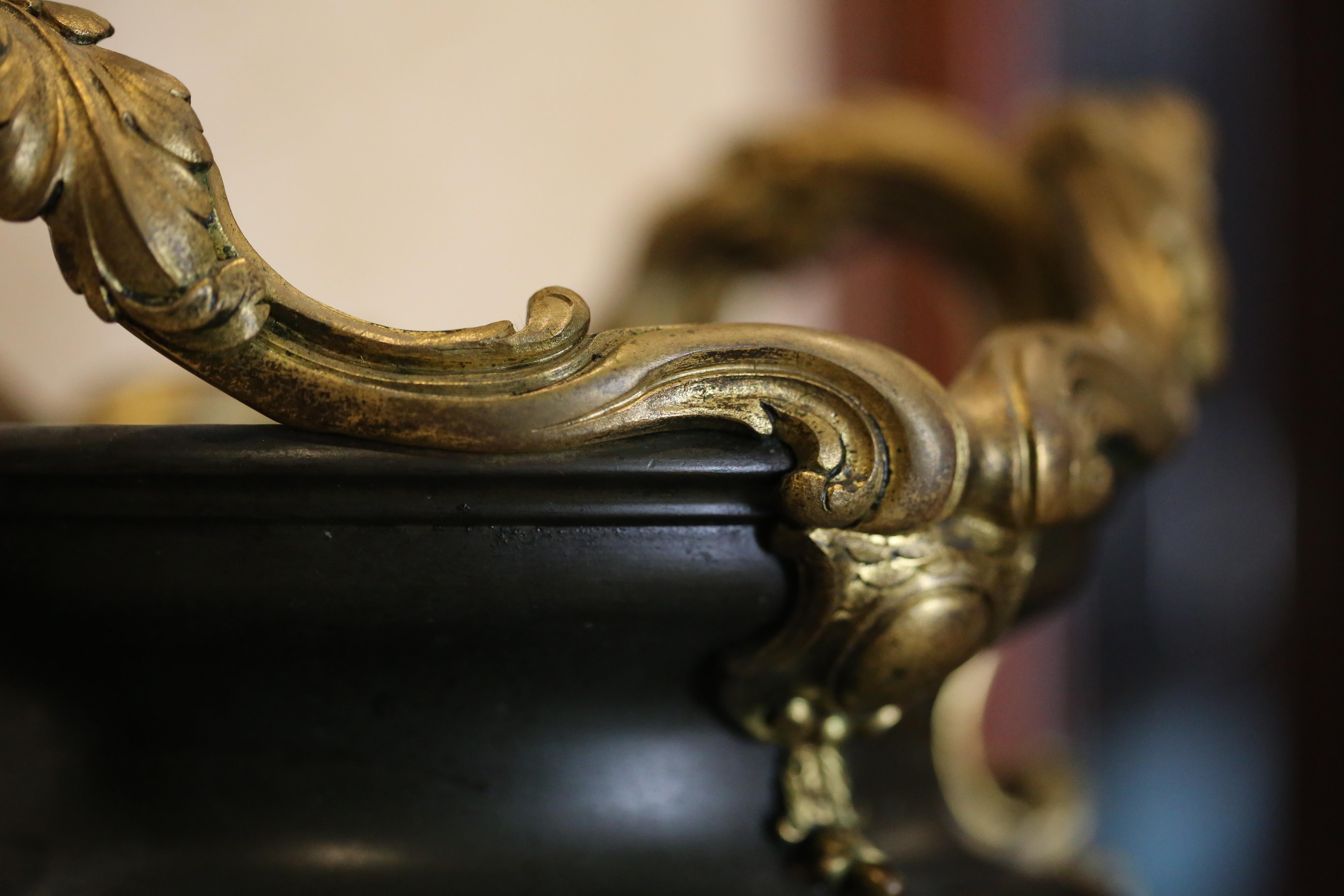 Urne en bronze français de la fin du XIXe siècle - Christie's 2011 Auction en vente 9