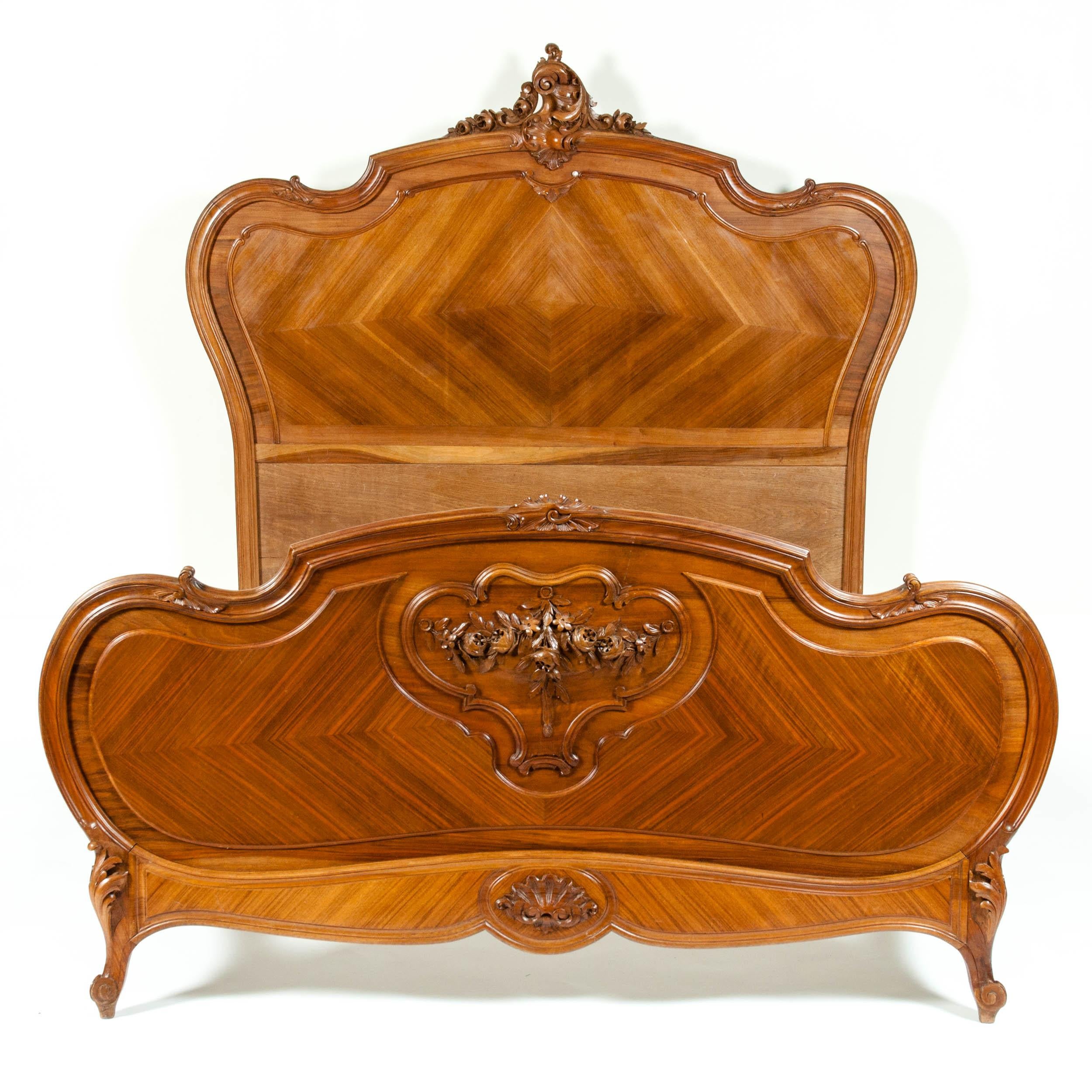Late 19th Century French Burl Walnut Bed 8