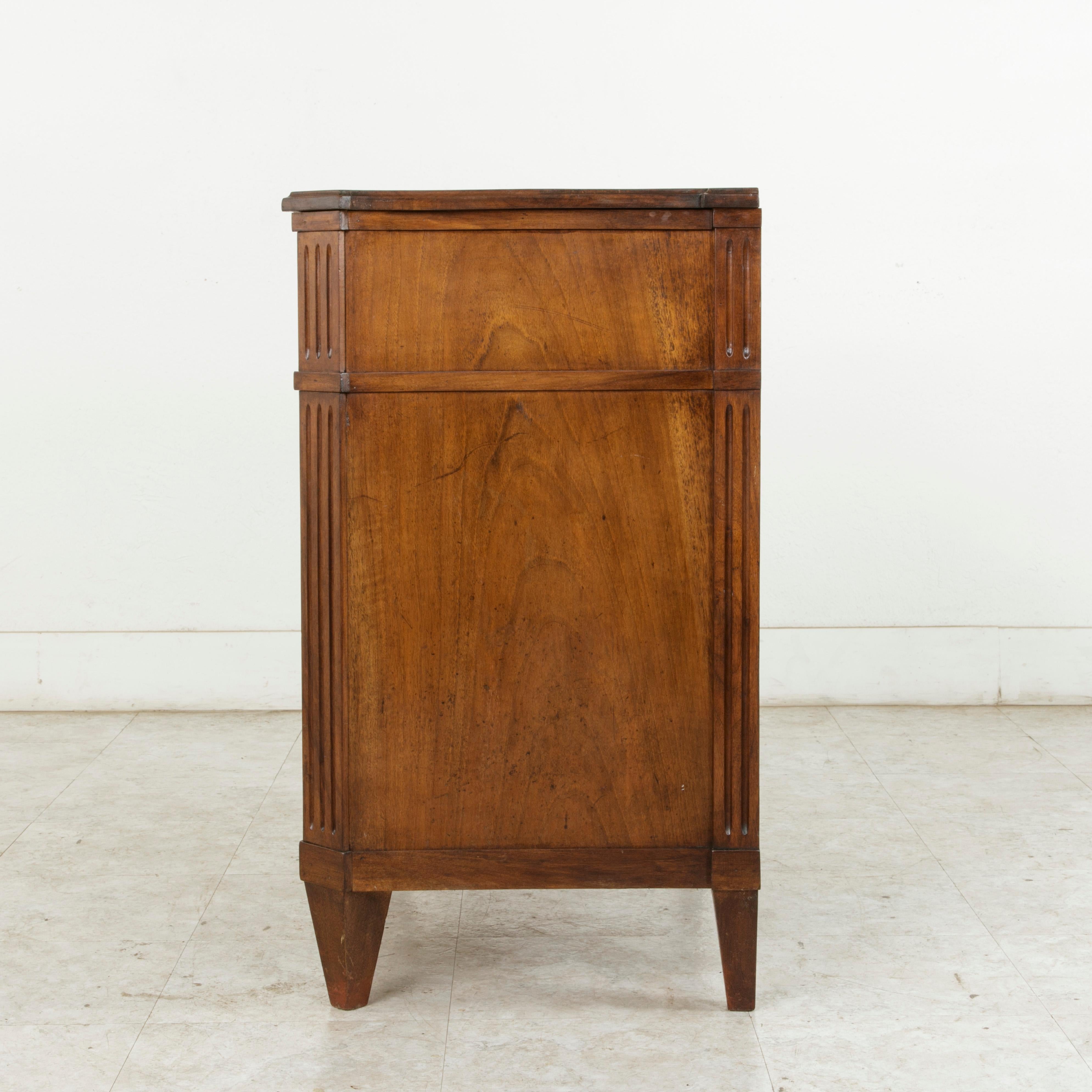 Late 19th Century French Burl Walnut Commode, Chest, or Nightstand im Zustand „Gut“ in Fayetteville, AR