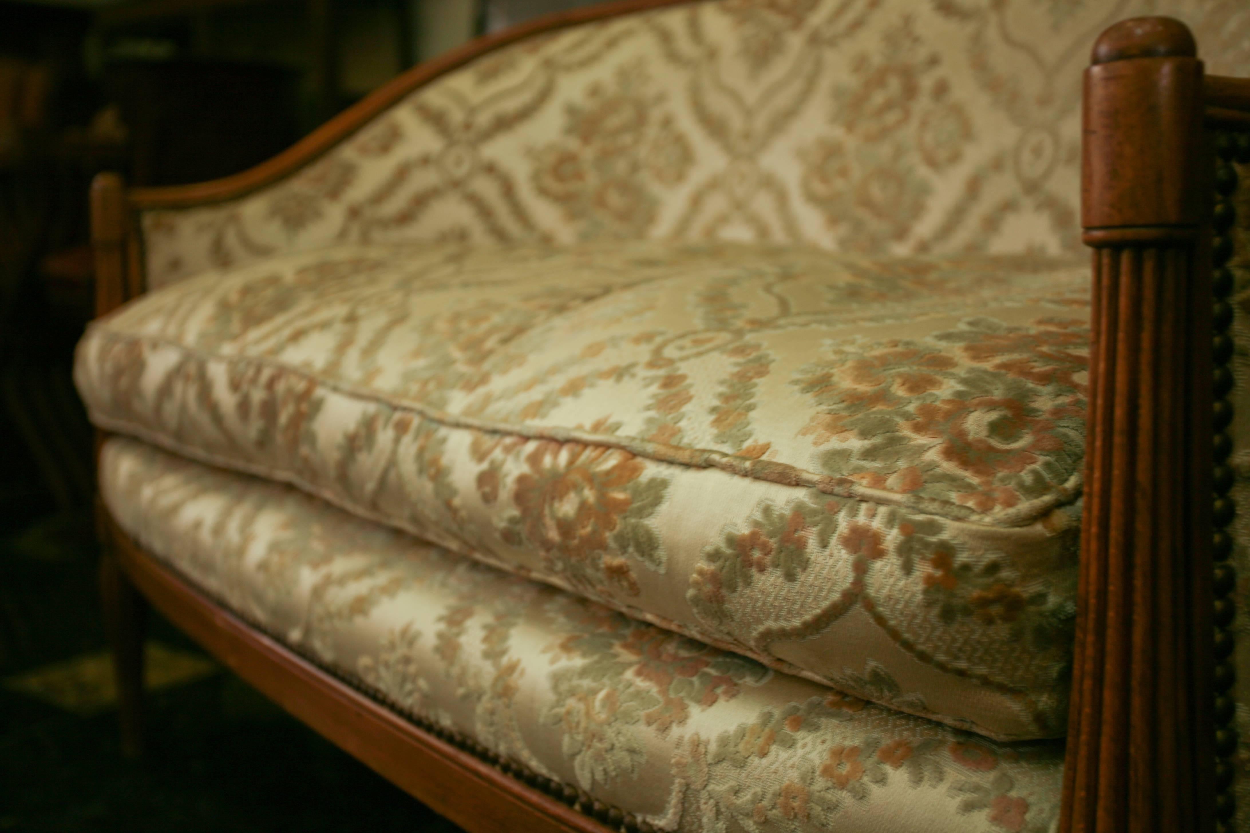 Textile Late 19th Century French Canapé with Silk Upholstery For Sale