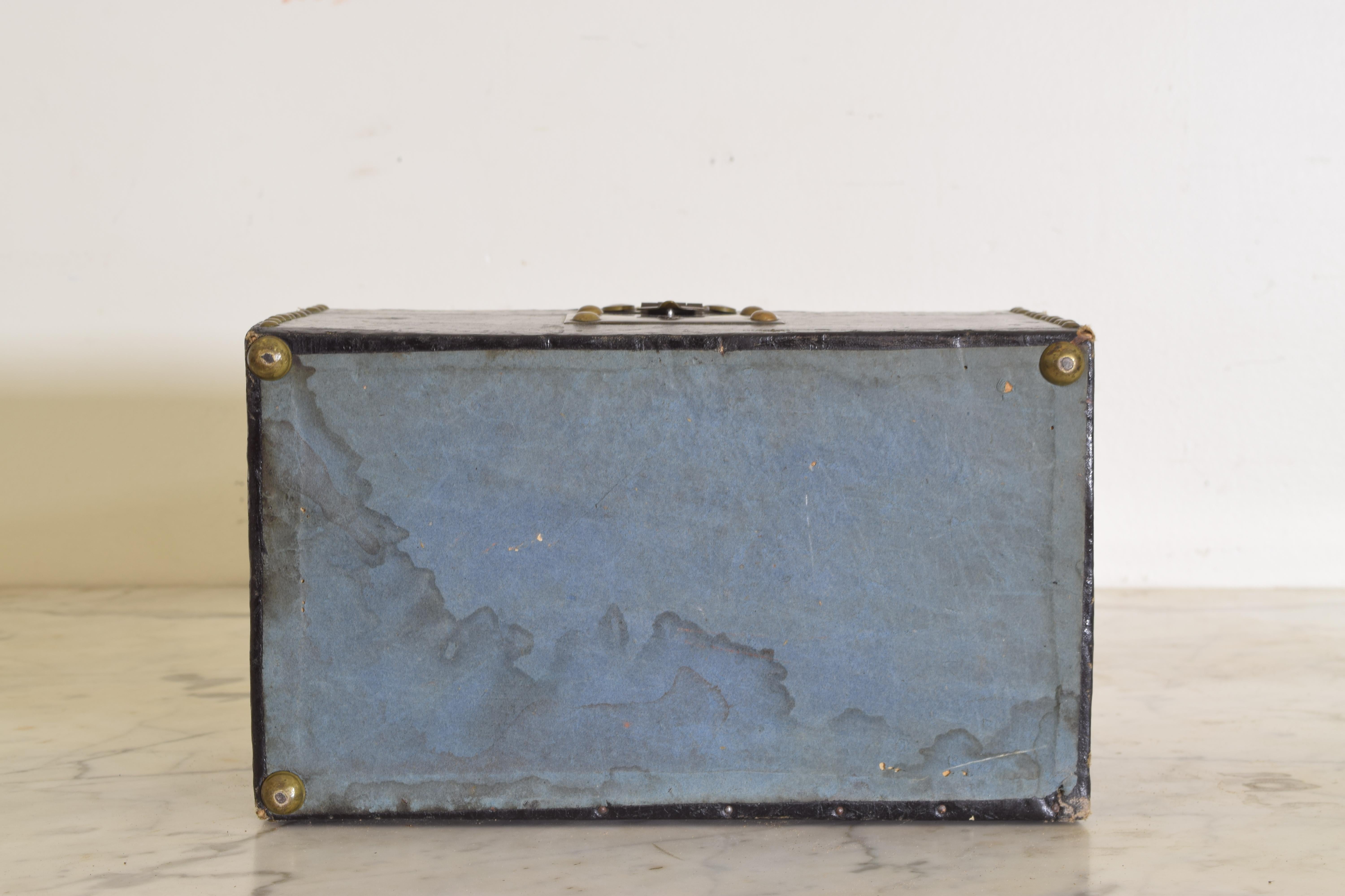 Boîte à serrure couverte en toile de la fin du 19e siècle en vente 2