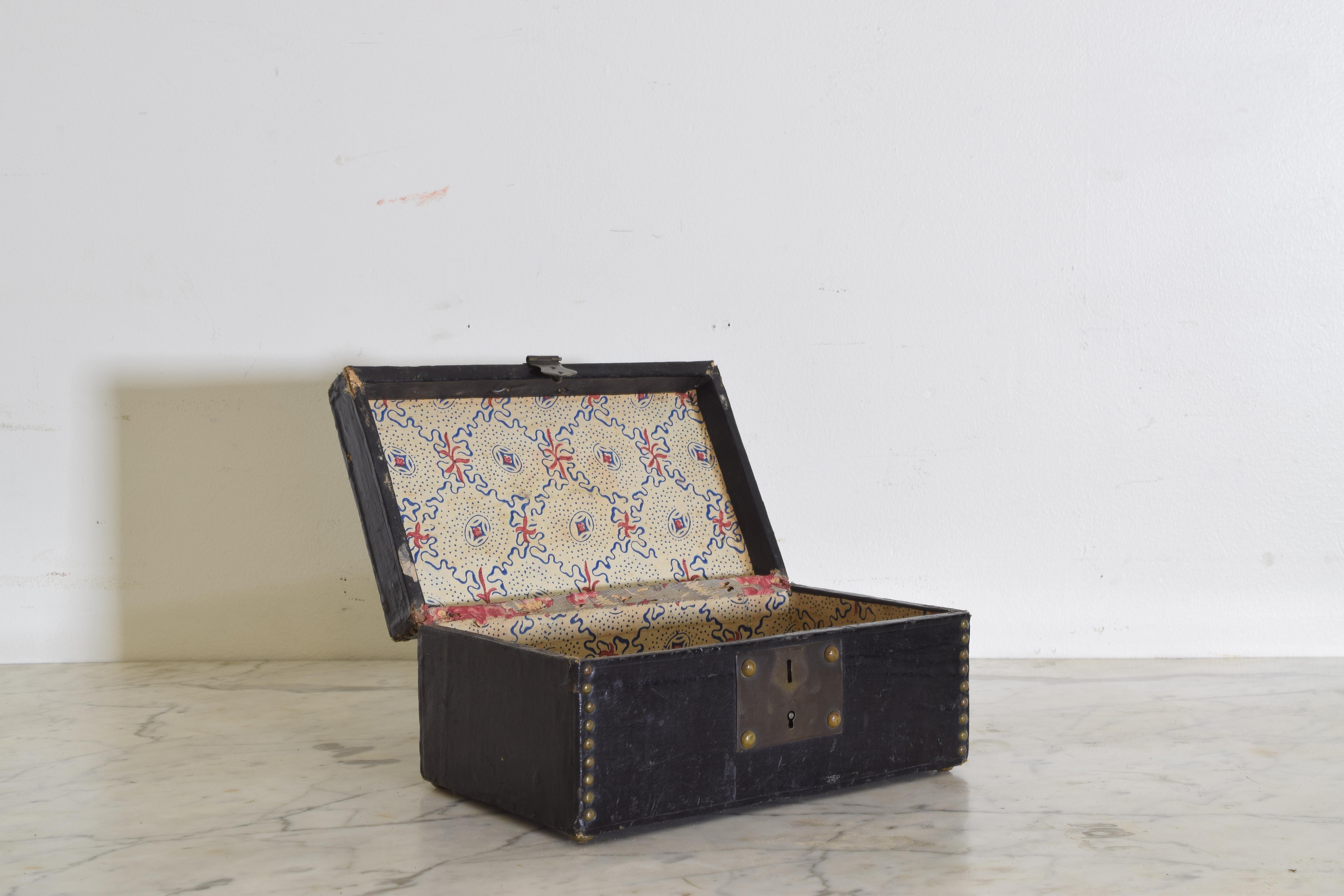 Late 19th Century French Canvas Covered Locking Box In Fair Condition For Sale In Atlanta, GA