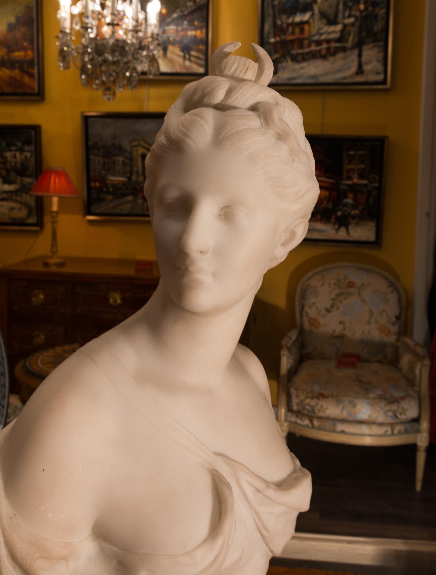 Late 19th Century French Carrara White Marble Bust, Diana Goddess of the Hunt In Good Condition For Sale In Saint Ouen, FR