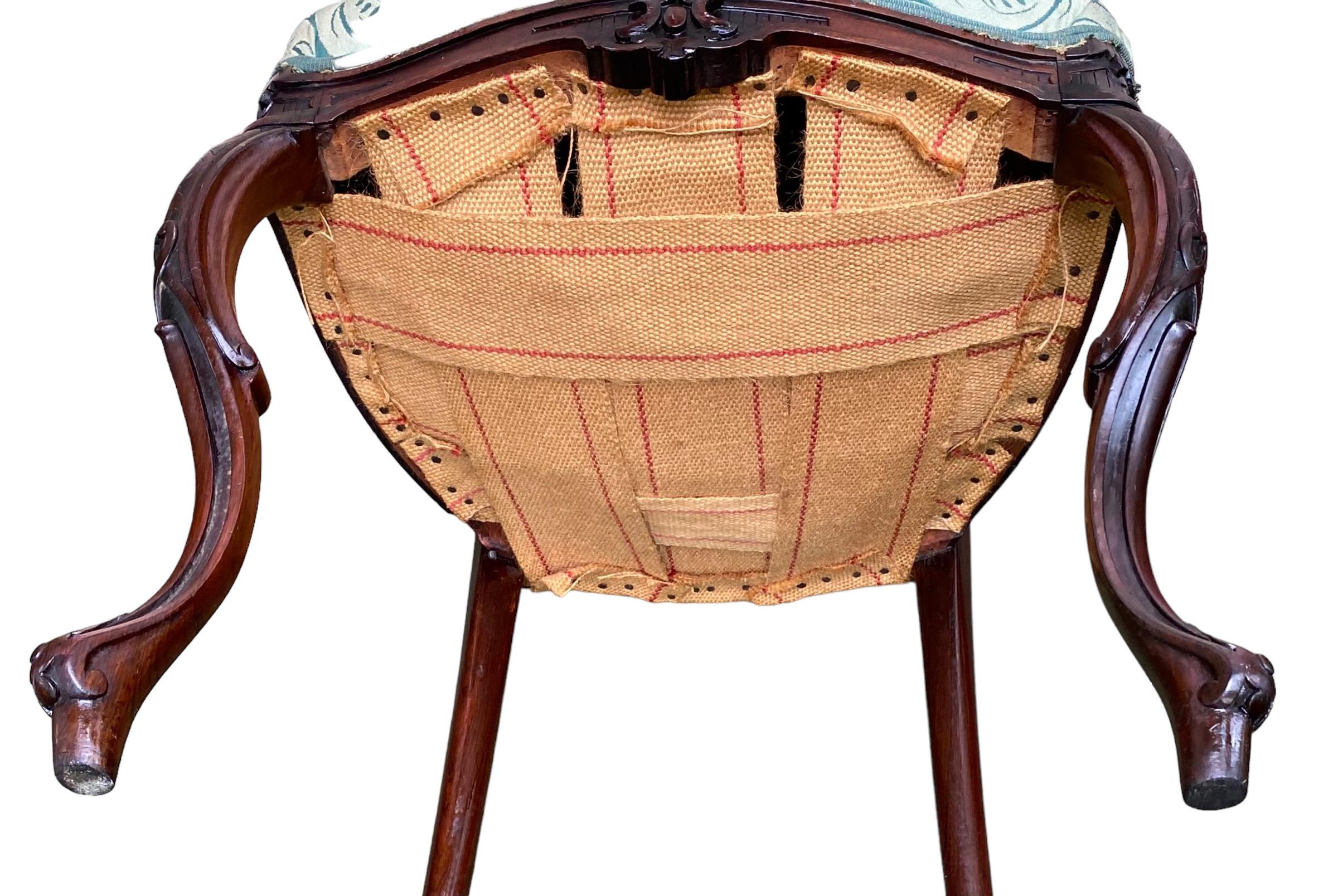 Chaise d'appoint en acajou sculpté de la fin du XIXe siècle en vente 3