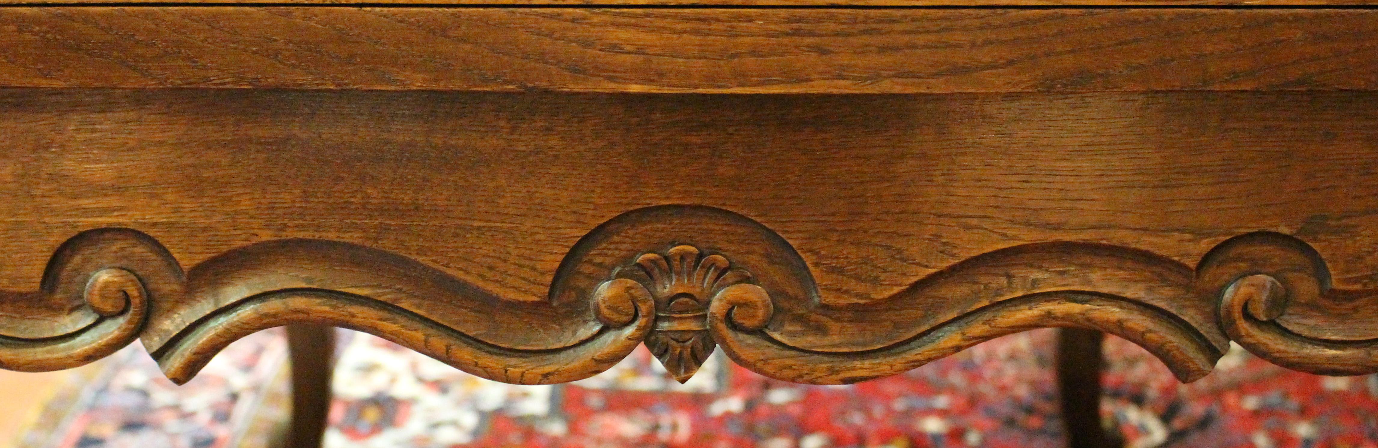 Table de salle à manger à tiroirs en parquet sculpté de la fin du XIXe siècle en vente 2