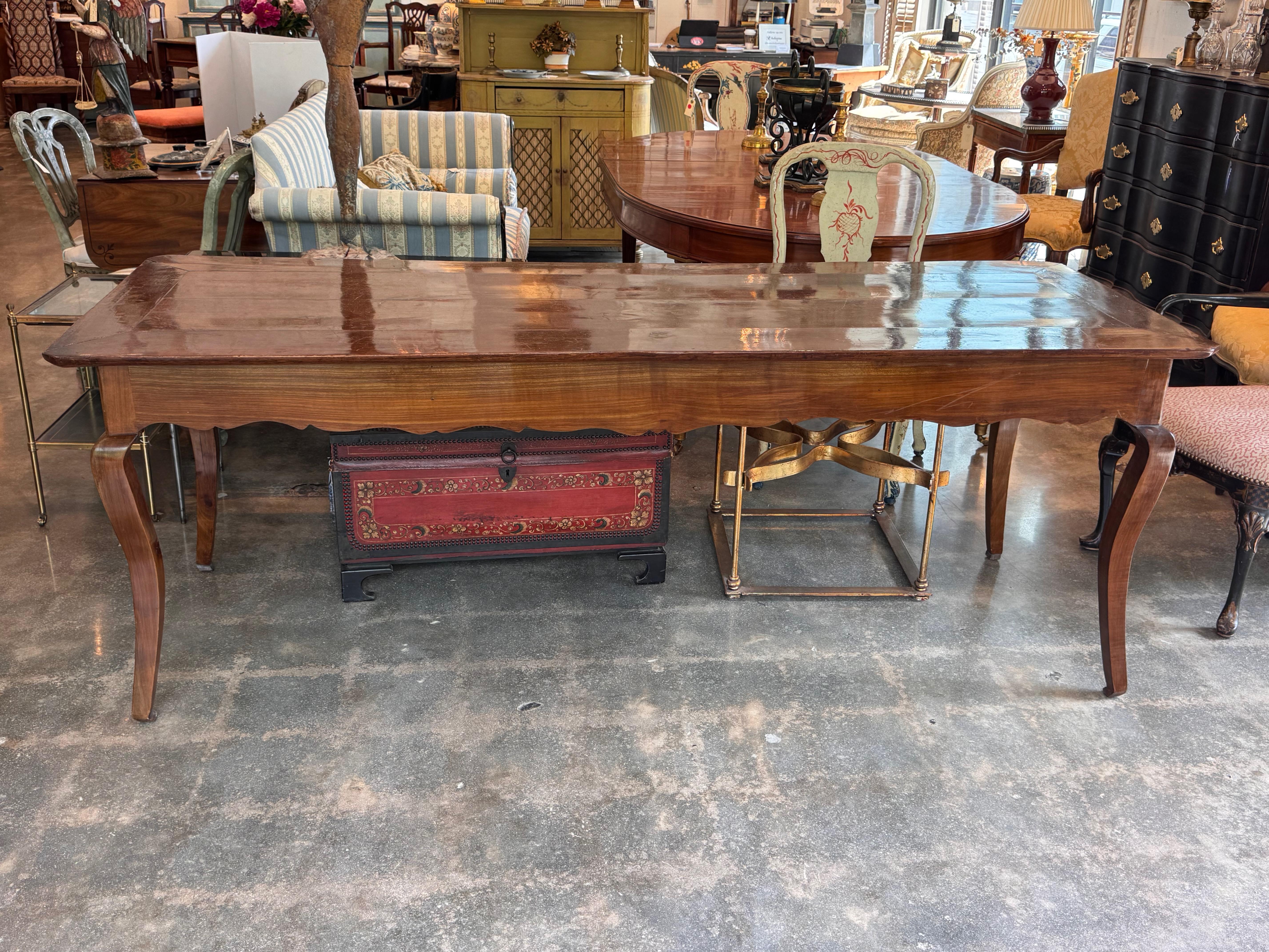 Spätes 19. Jahrhundert Französisch Kirsche Bauernhof Tabelle im Zustand „Gut“ im Angebot in Charlottesville, VA