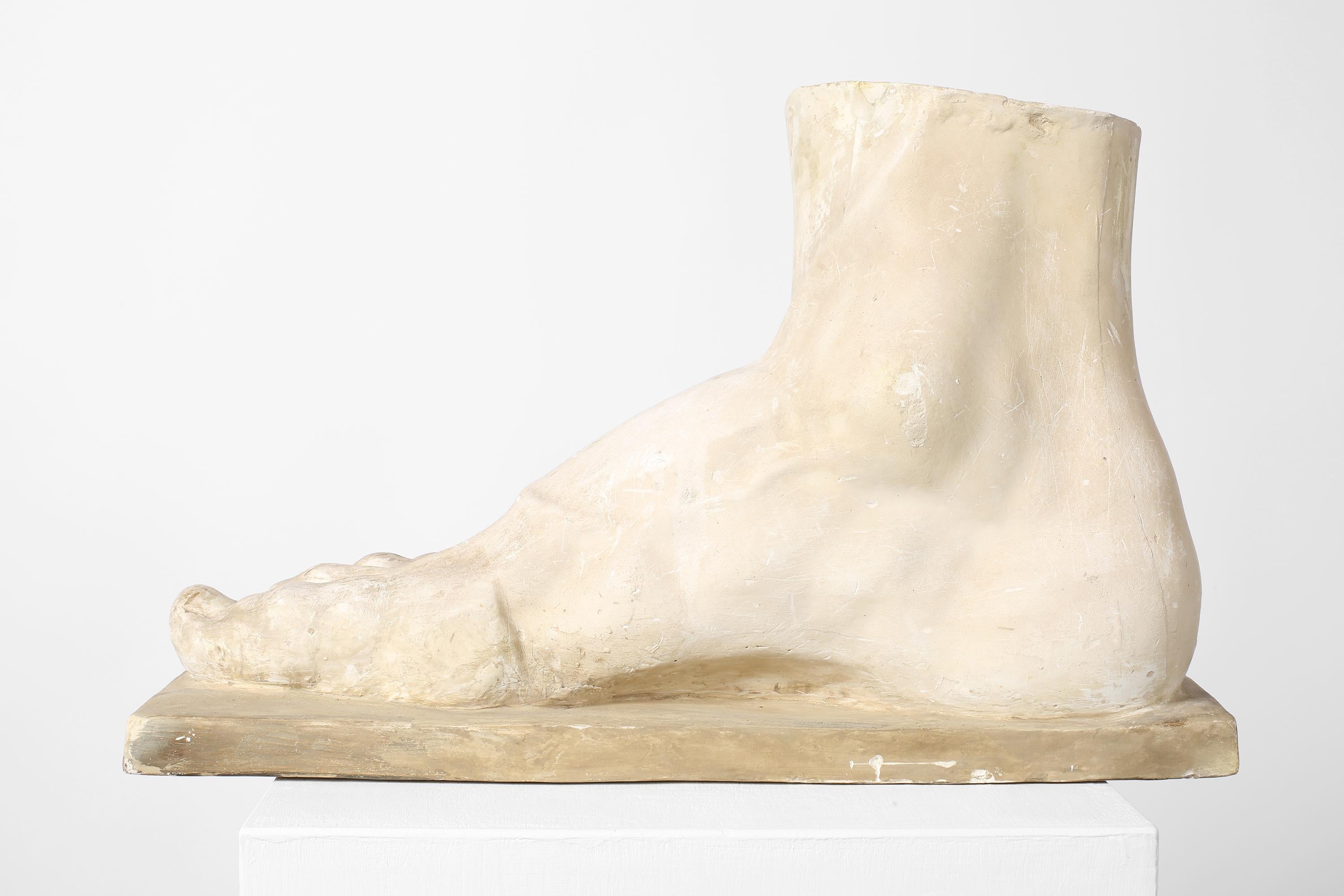 Piede in gesso classico francese della fine del XIX secolo in vendita 5