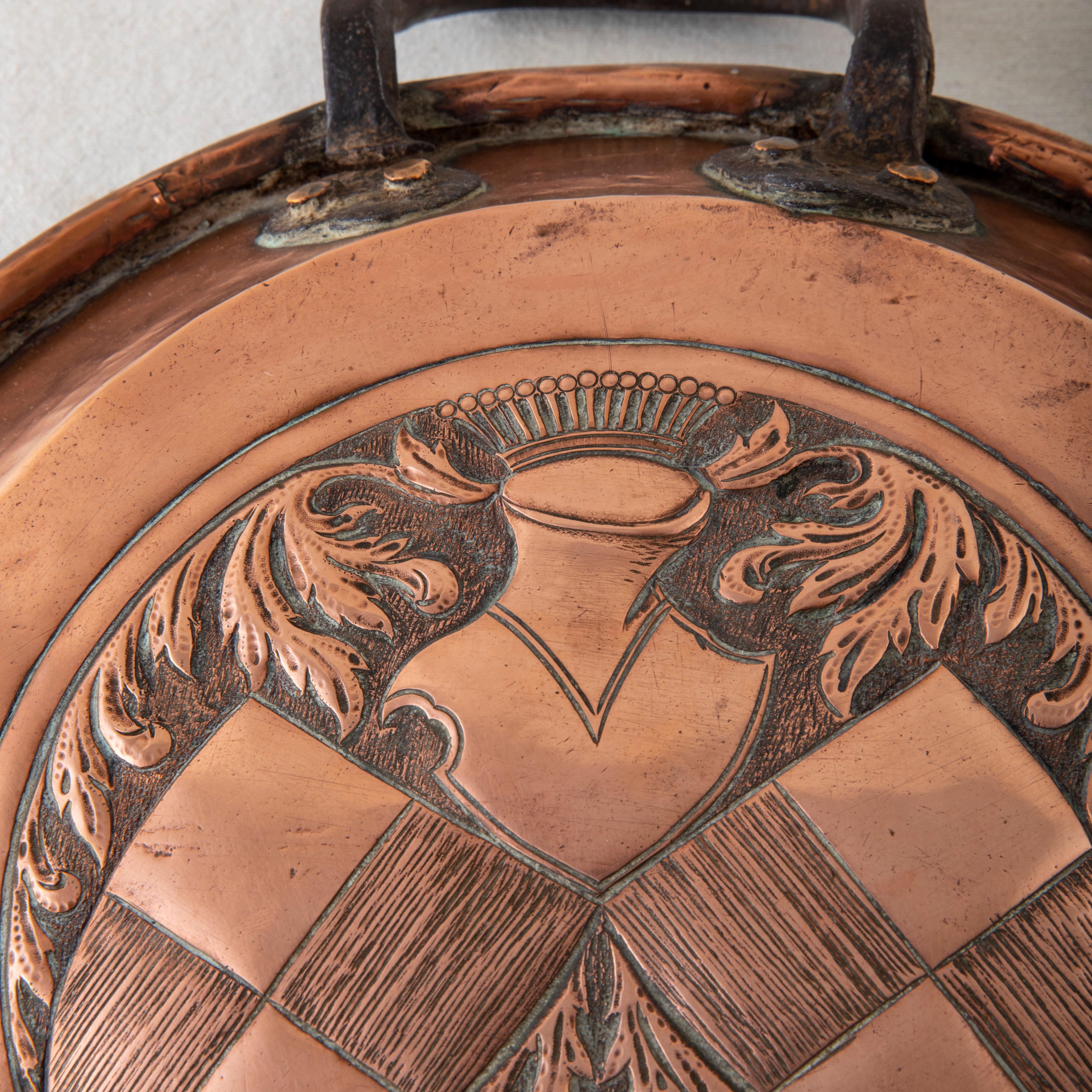 Late 19th Century French Copper Repousse Tart Pan with Knight and Shields For Sale 1