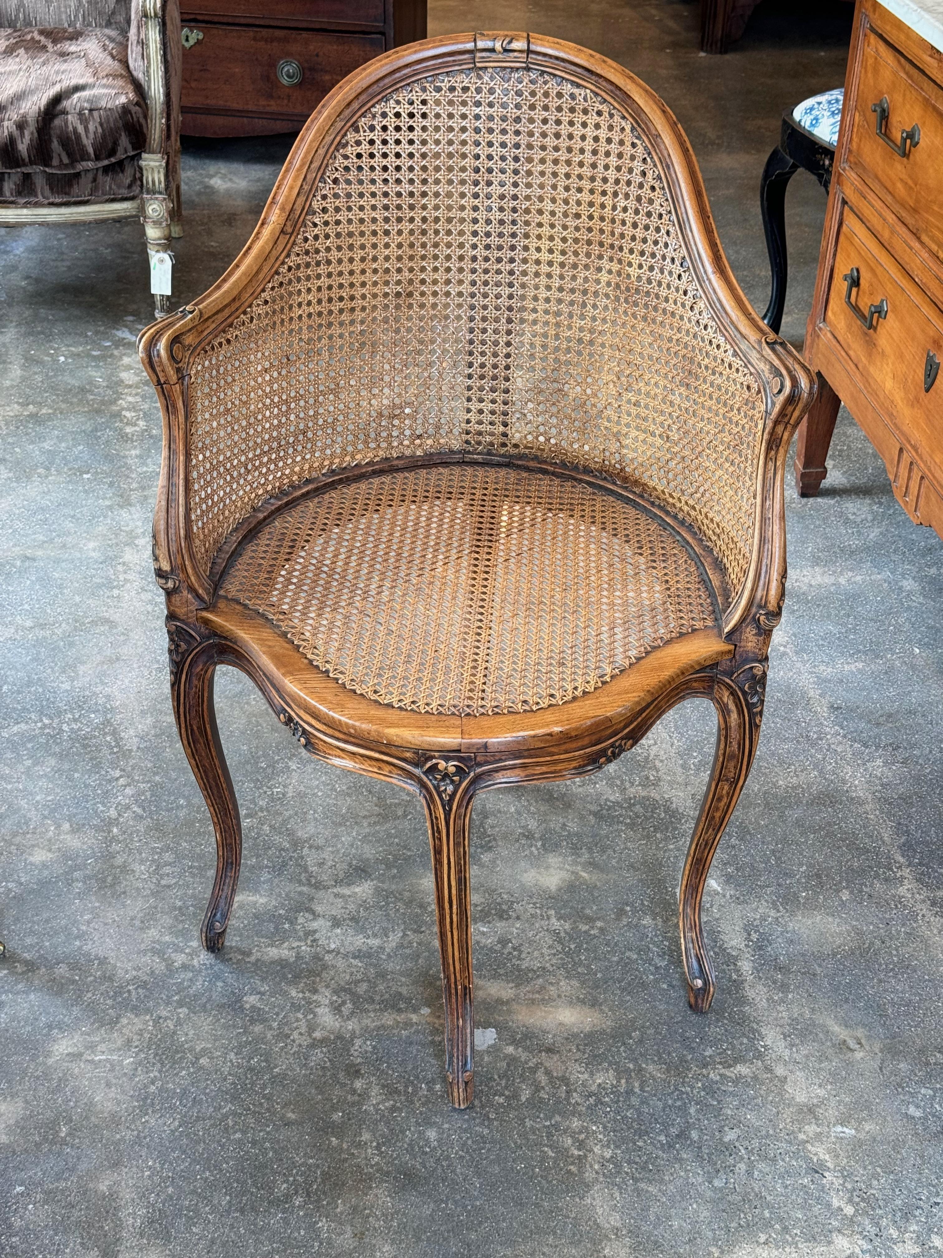 Late 19th Century French Corner Walnut Caned Chair In Good Condition In Charlottesville, VA