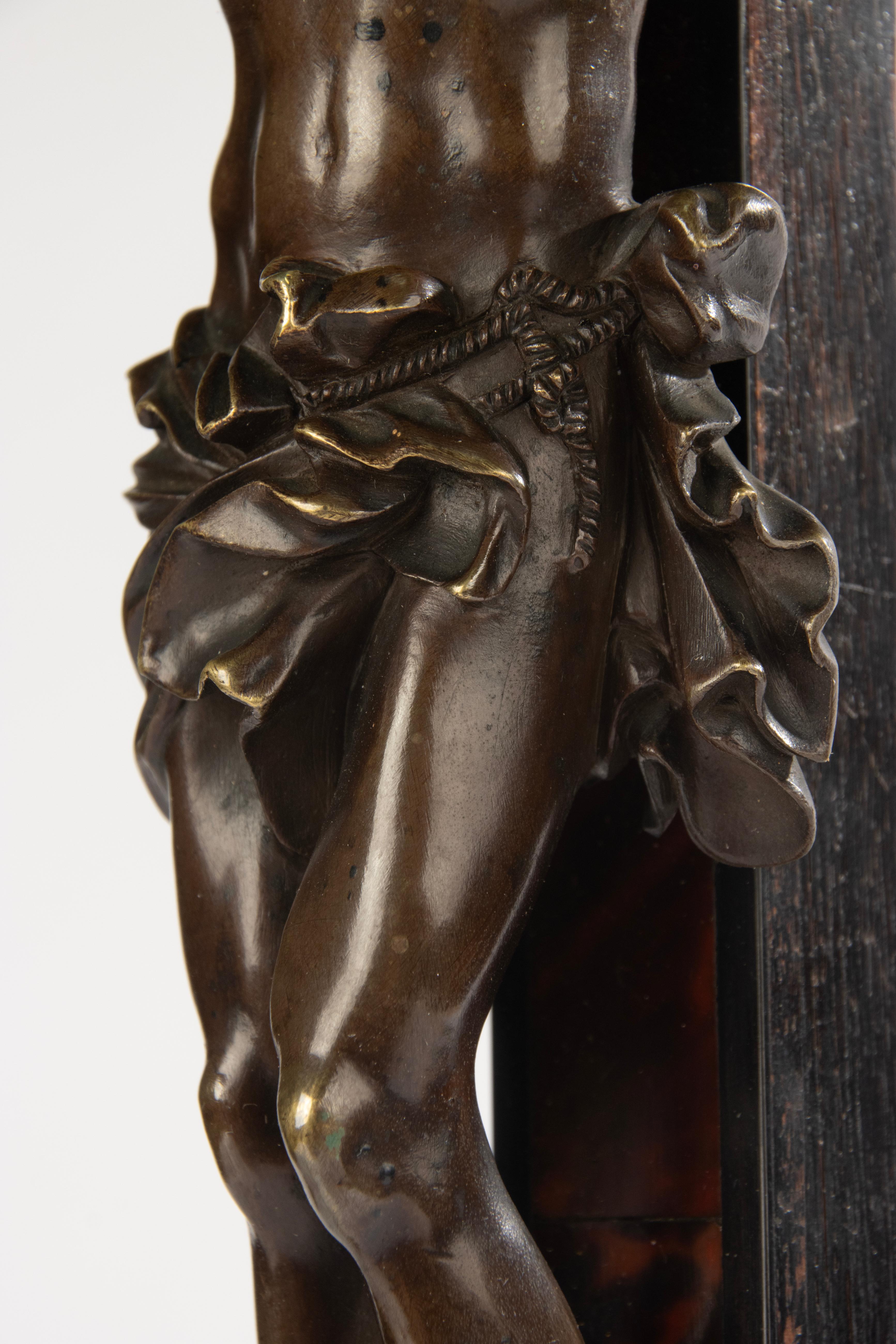 Fin du 19ème siècle Crucifix français - Wood - Bronze Corpus Christi en vente 4