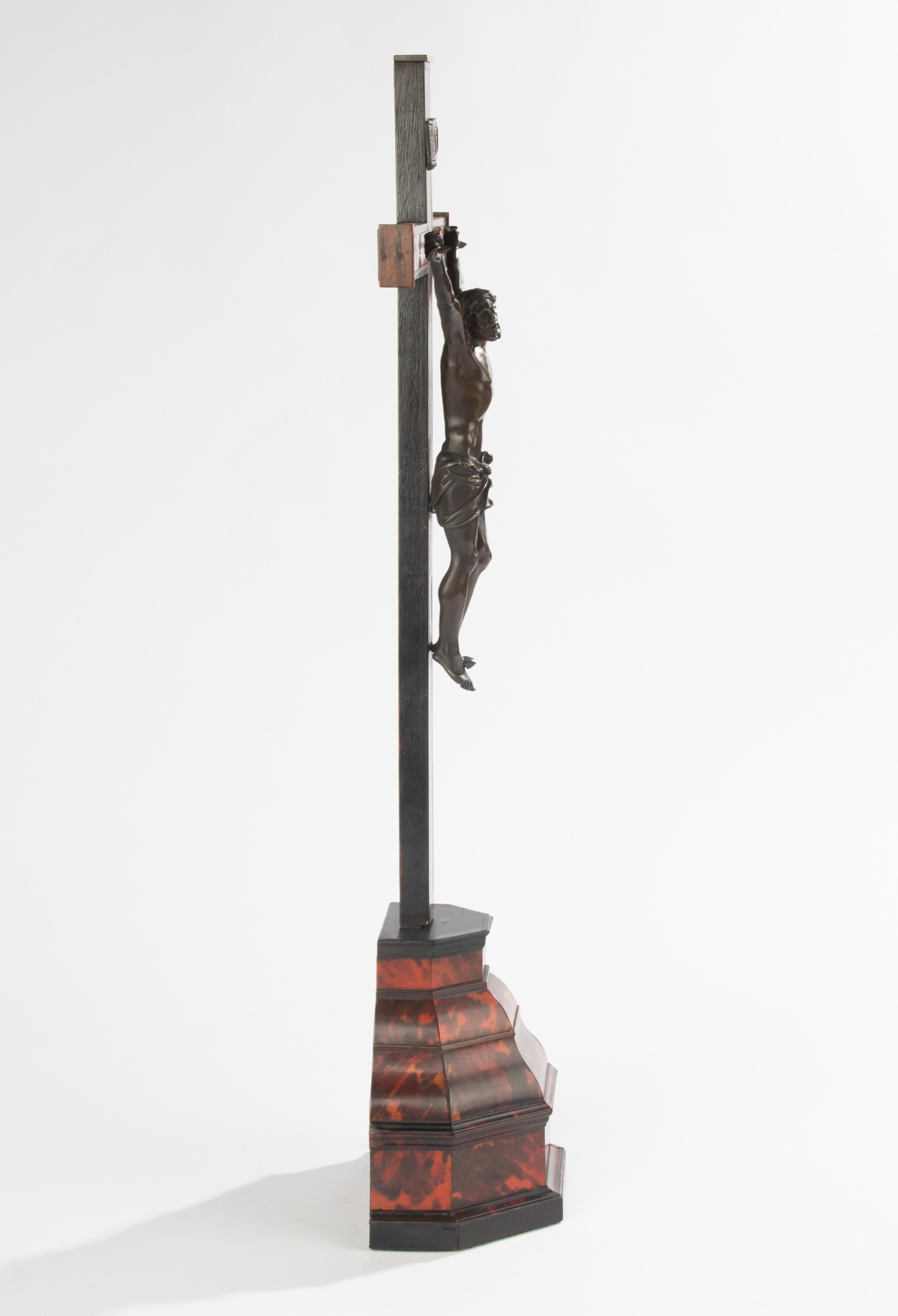 Fin du 19ème siècle Crucifix français - Wood - Bronze Corpus Christi en vente 5