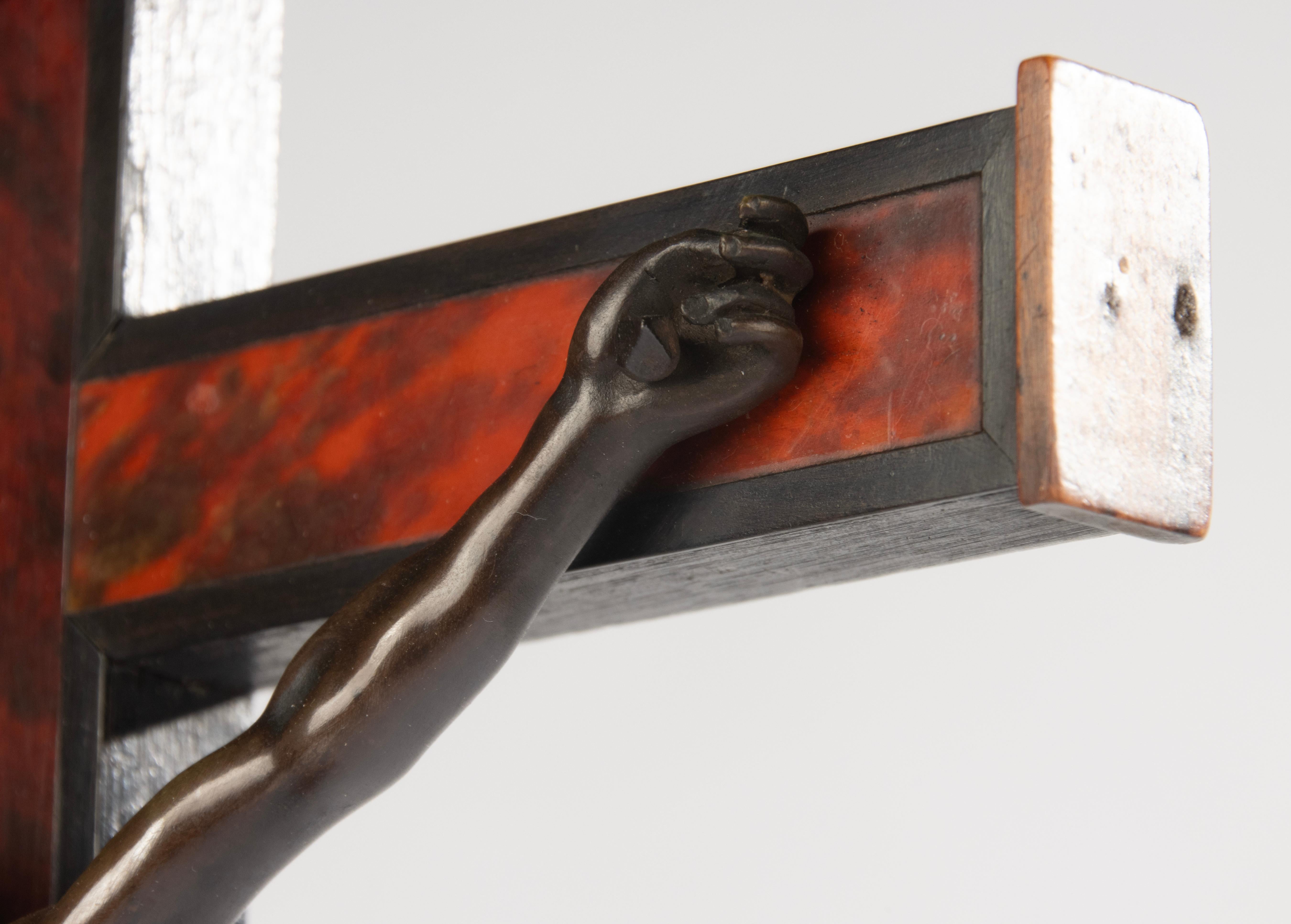Fin du 19ème siècle Crucifix français - Wood - Bronze Corpus Christi en vente 2