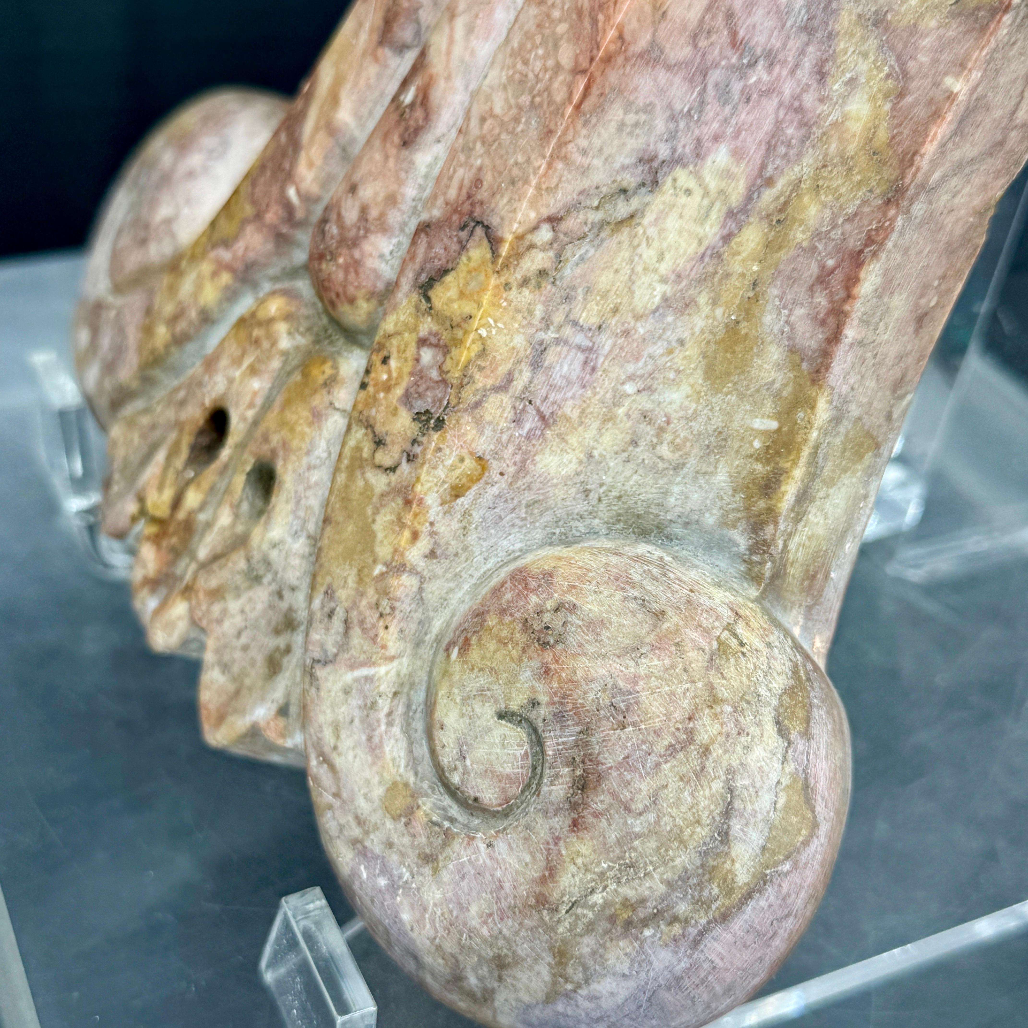 Sculpté à la main Late 19th-Century French Decorative Marble Fragment Sculpture en vente