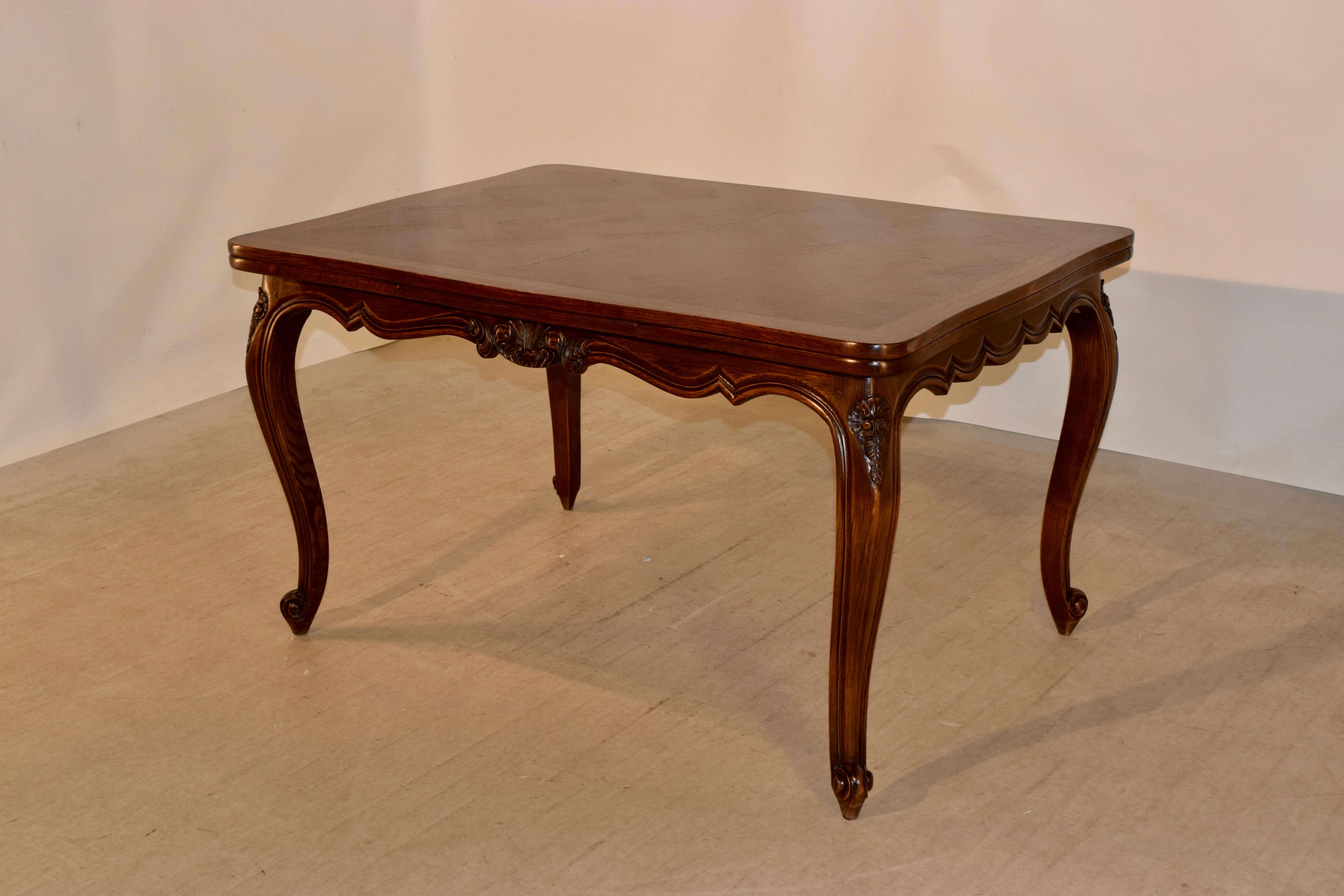 Hand-Carved Late 19th Century French Draw Leaf Table