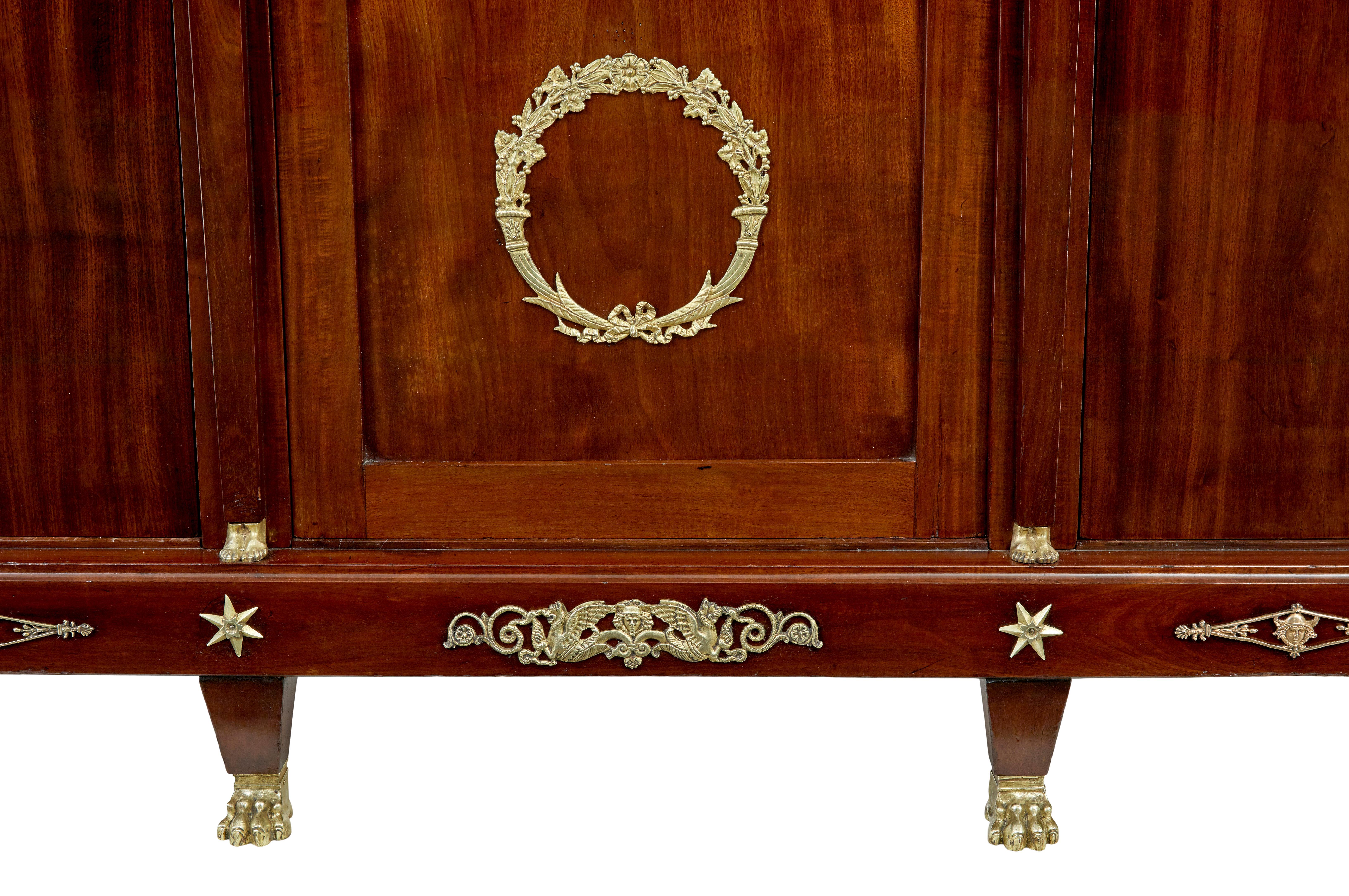 Cabinet empire français de la fin du XIXe siècle en acajou et bronze doré en vente 1