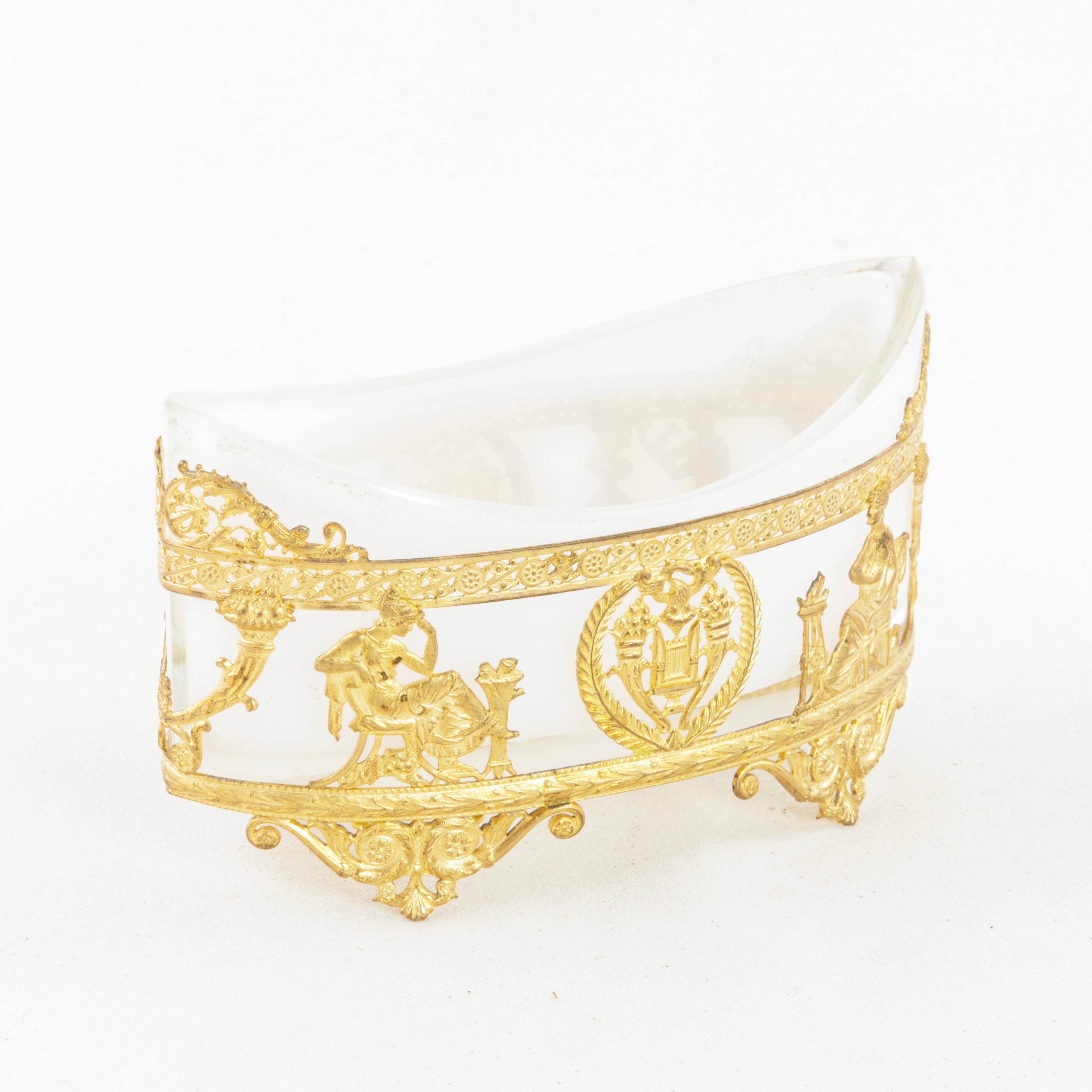 Late 19th Century French Empire Style Opaline Jewelry Dish with Gilt Bronze Base In Good Condition In Fayetteville, AR