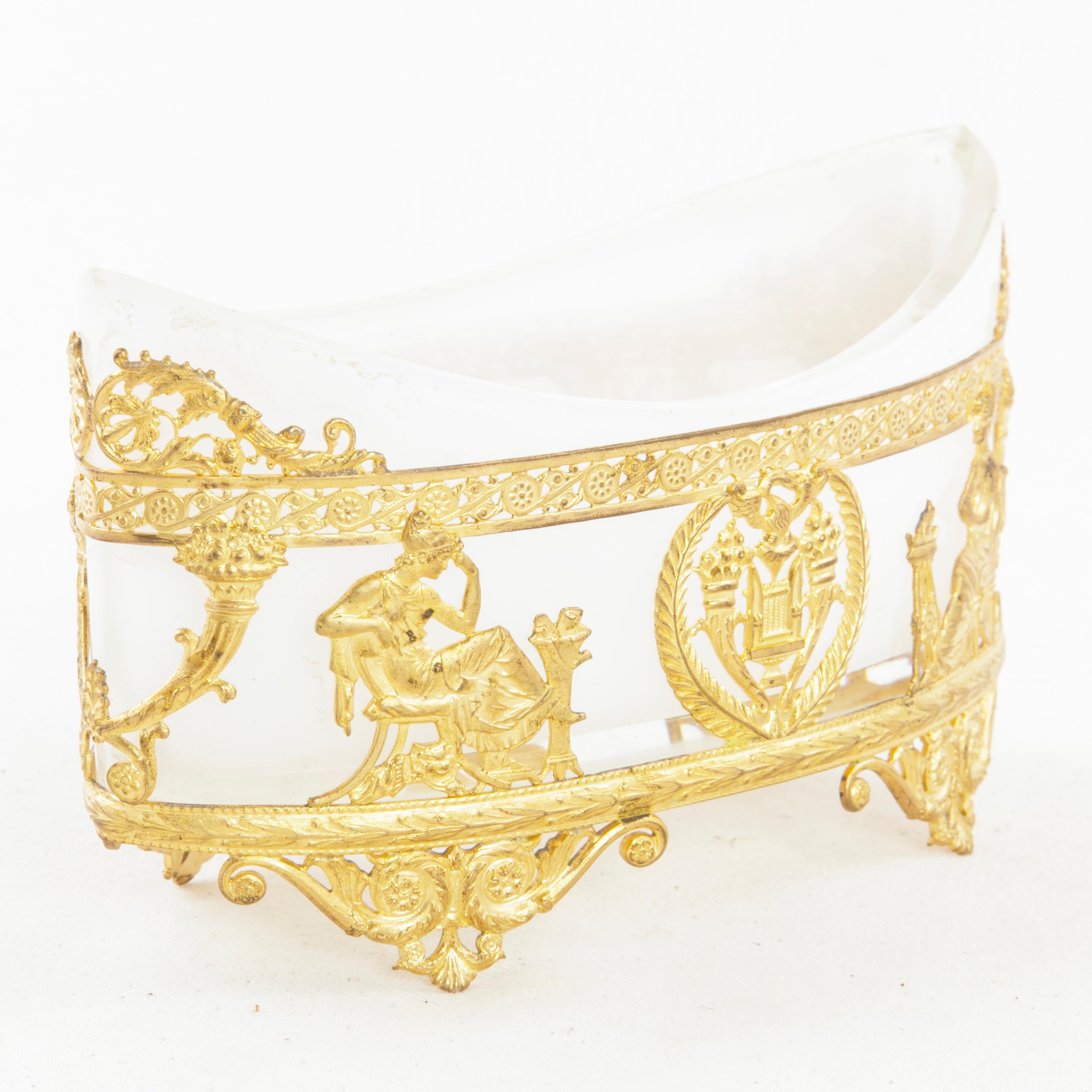 Late 19th Century French Empire Style Opaline Jewelry Dish with Gilt Bronze Base 3