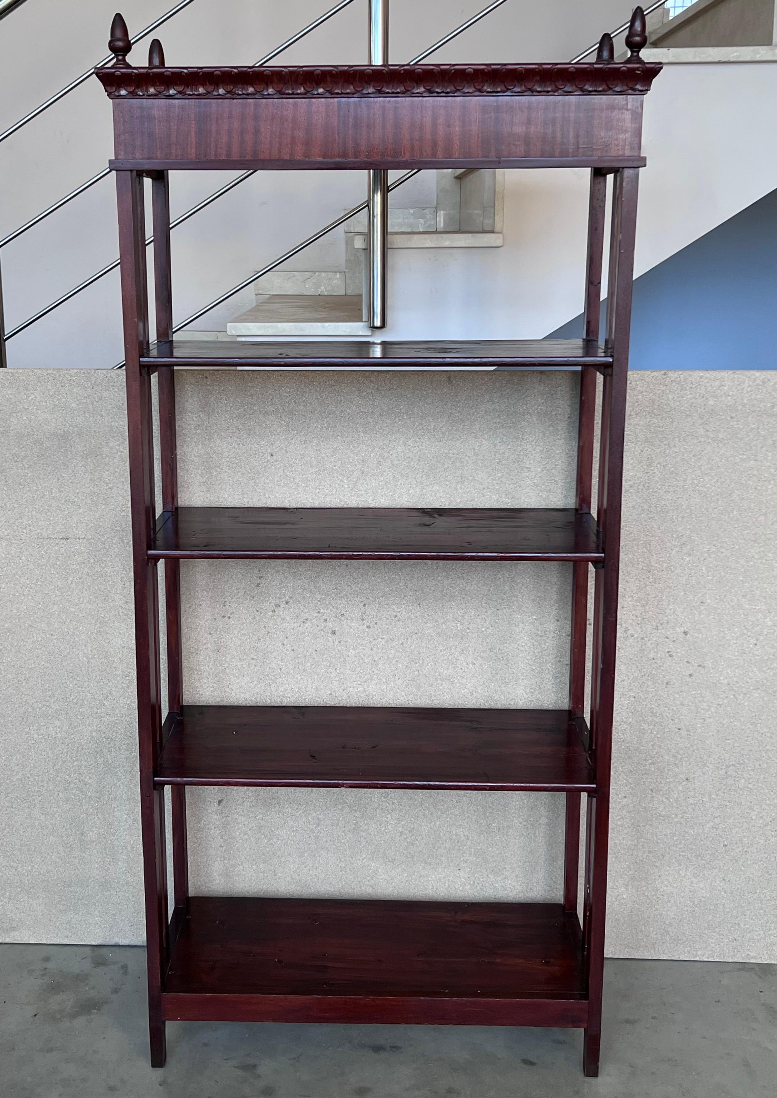 Late 19th Century French Empire Style Walnut Four Shelves Etagere In Good Condition For Sale In Miami, FL