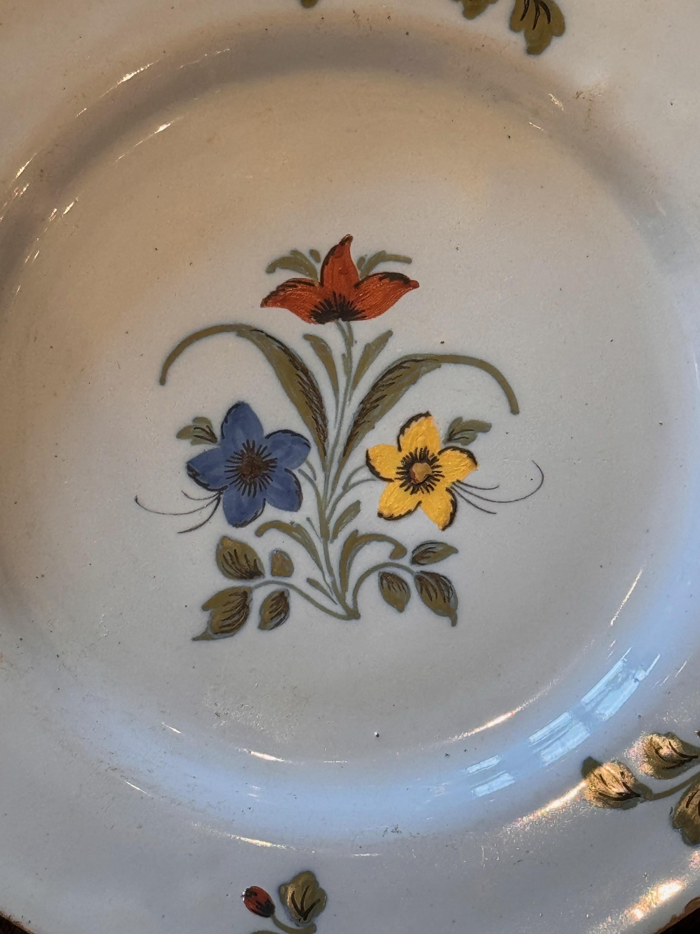 Assiette en faïence française de la fin du XIXe siècle Bon état - En vente à Charlottesville, VA