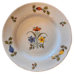 Plato de loza francesa de finales del siglo XIX