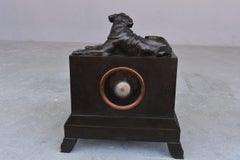 Reloj figurativo francés de finales del siglo XIX Bulldog