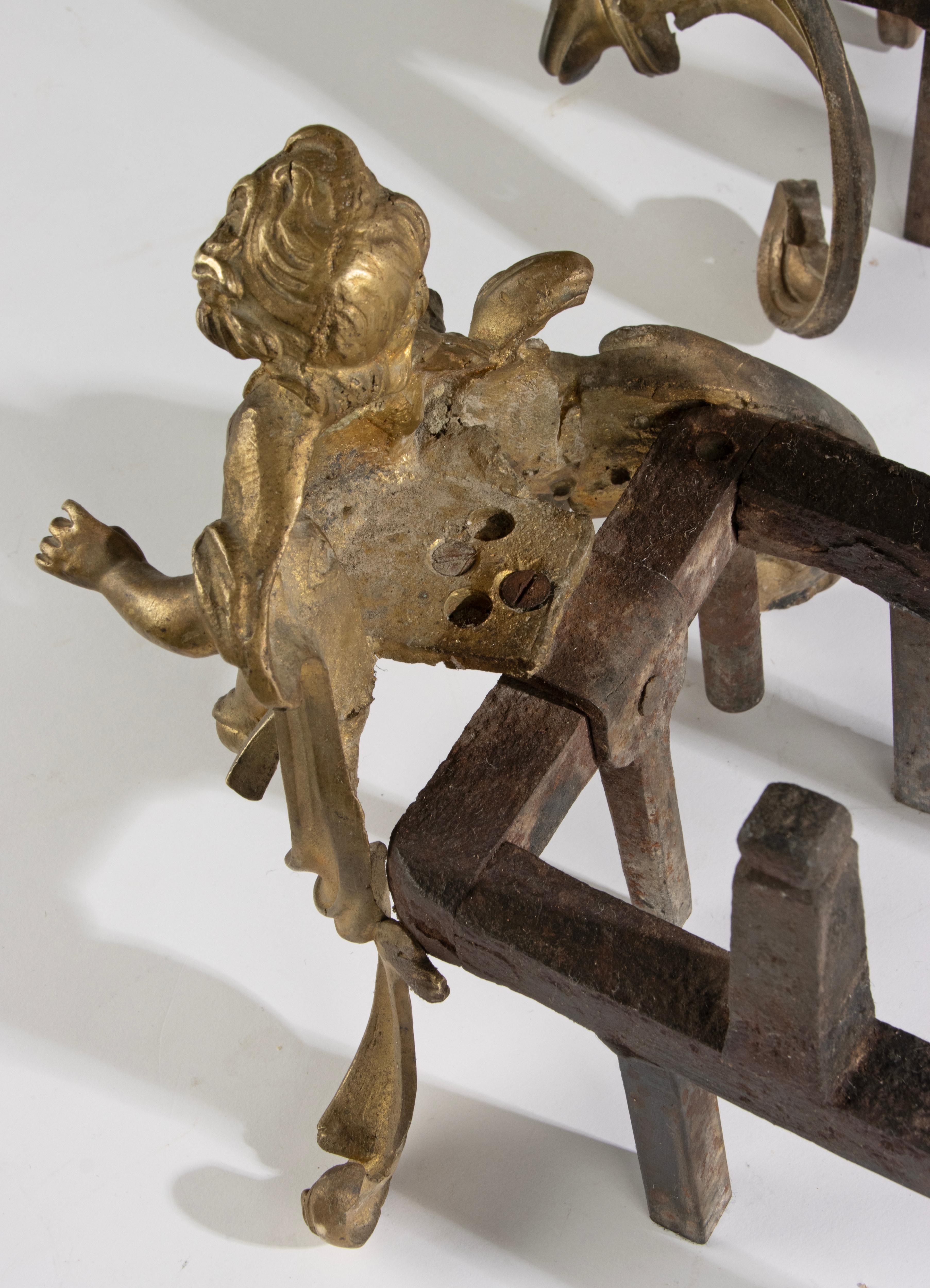 Französische Kamin-Feuerböcke des späten 19. Jahrhunderts – Figuren aus vergoldeter Bronze im Angebot 6