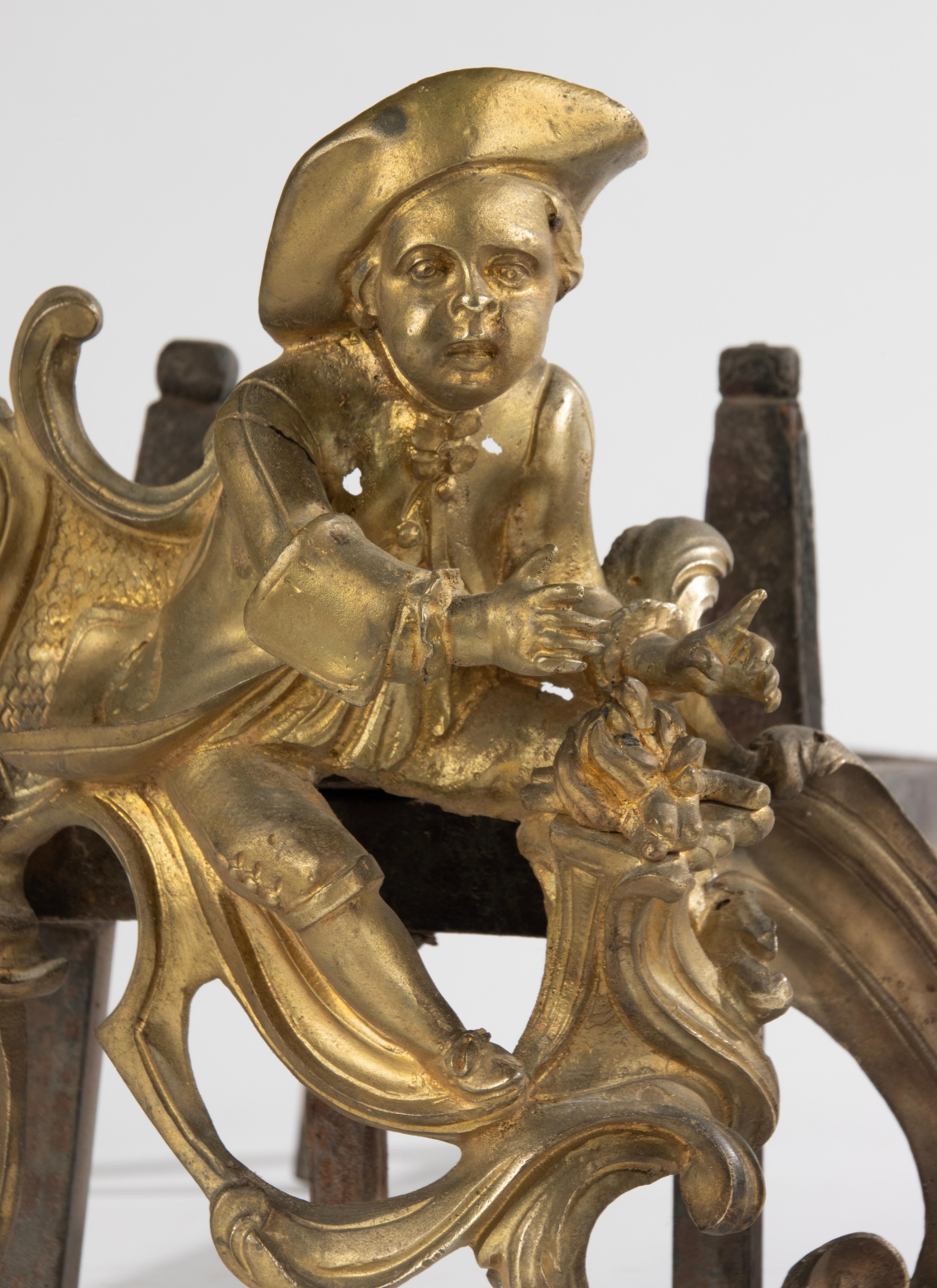 Französische Kamin-Feuerböcke des späten 19. Jahrhunderts – Figuren aus vergoldeter Bronze im Angebot 7