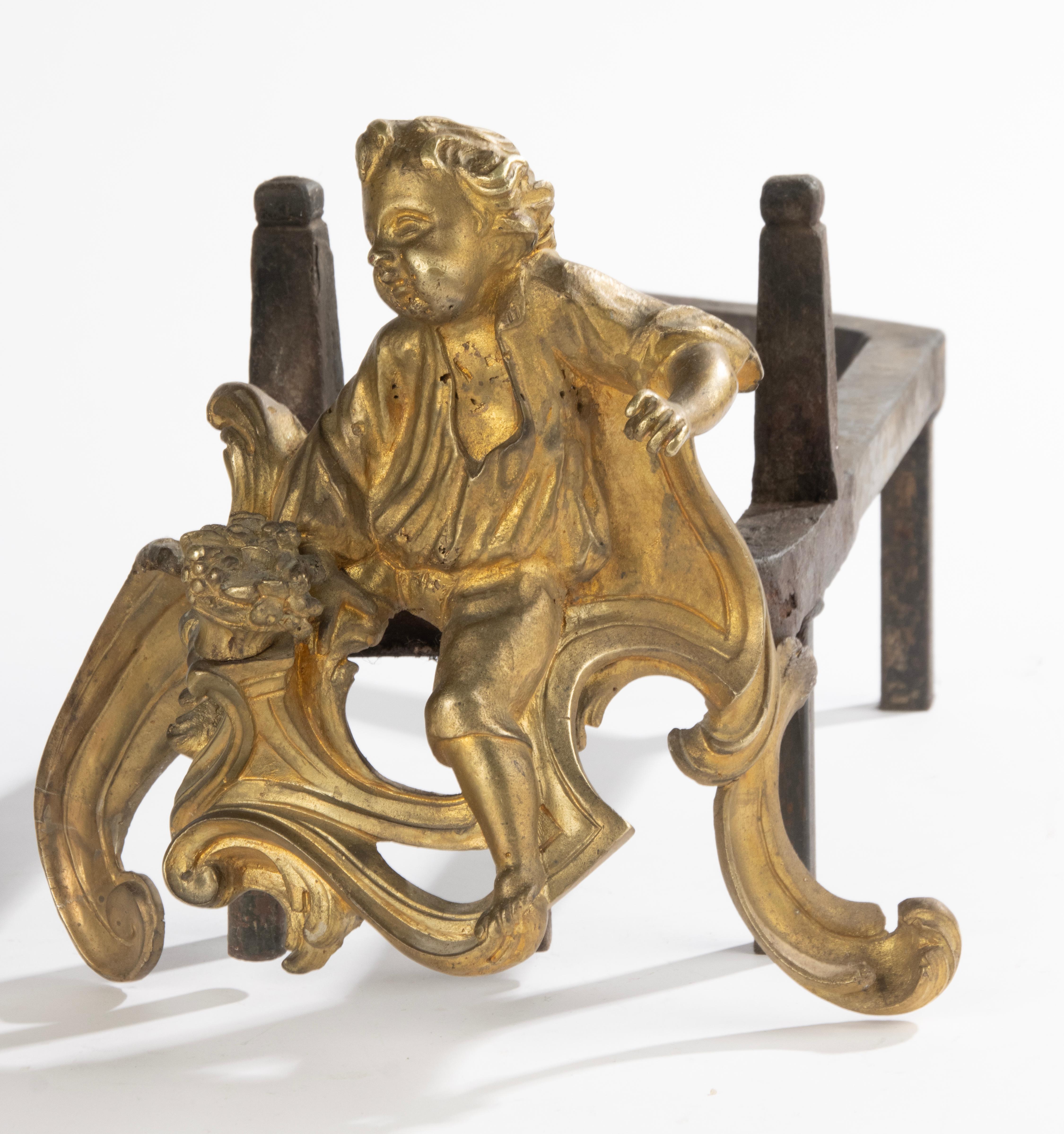 Französische Kamin-Feuerböcke des späten 19. Jahrhunderts – Figuren aus vergoldeter Bronze im Angebot 11