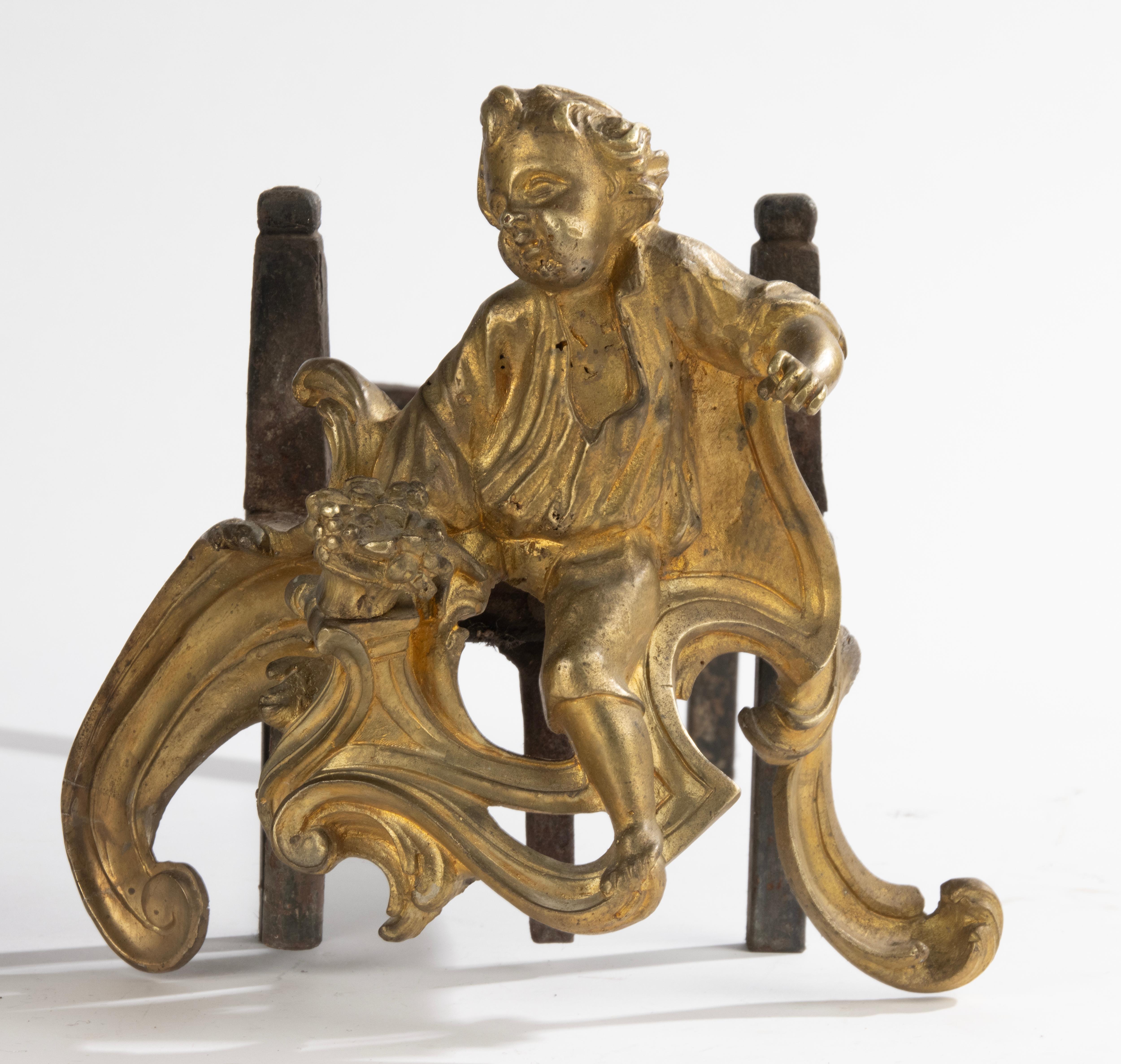 Französische Kamin-Feuerböcke des späten 19. Jahrhunderts – Figuren aus vergoldeter Bronze (Spätes 19. Jahrhundert) im Angebot