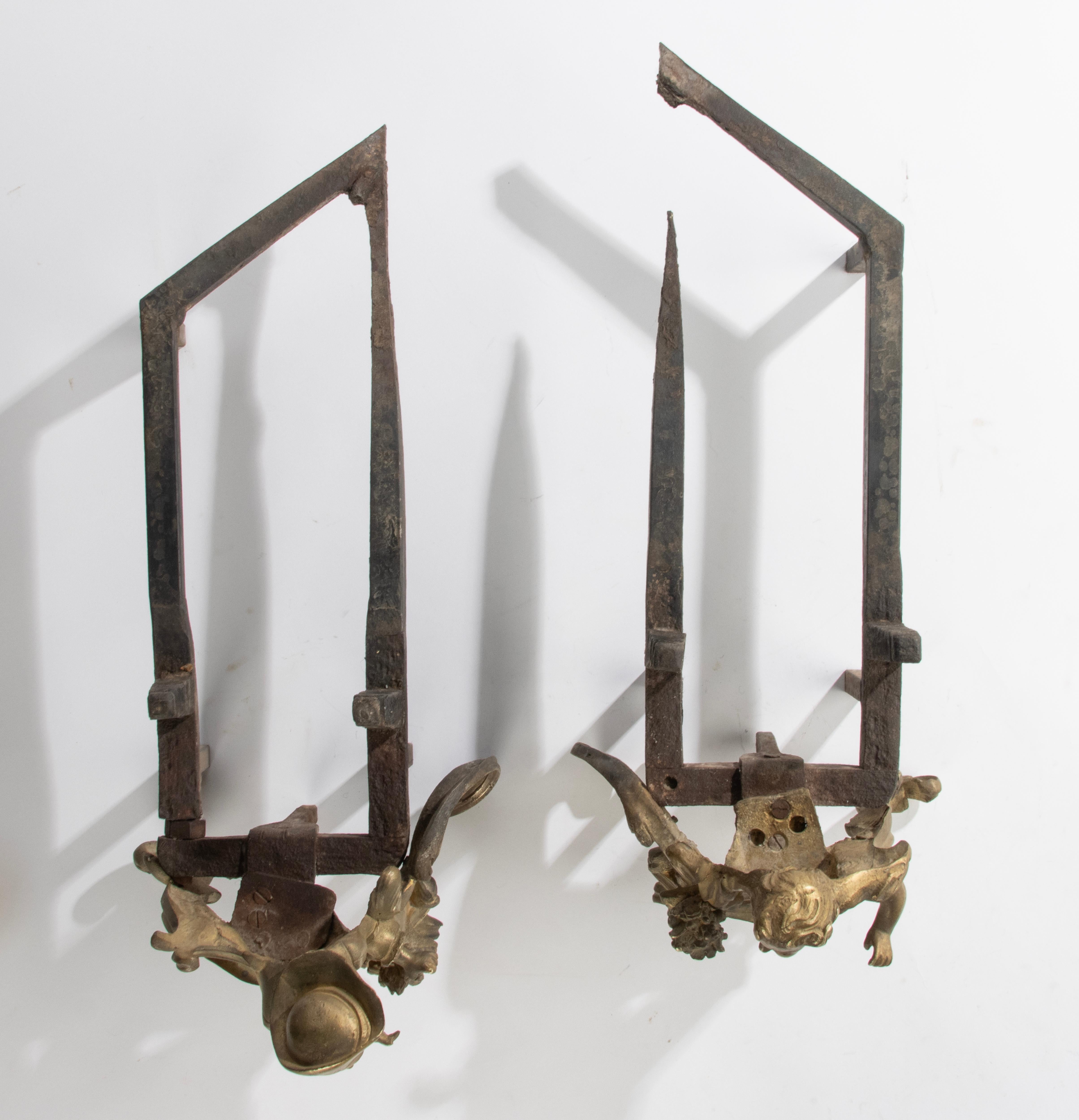 Französische Kamin-Feuerböcke des späten 19. Jahrhunderts – Figuren aus vergoldeter Bronze im Angebot 3