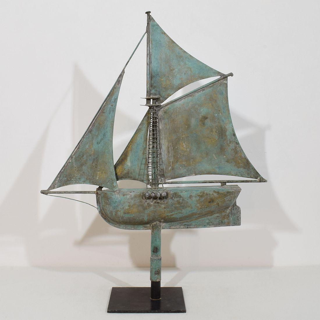 Late 19th century, French Folk Art Copper Sailboat Weathervane  In Good Condition For Sale In Buisson, FR