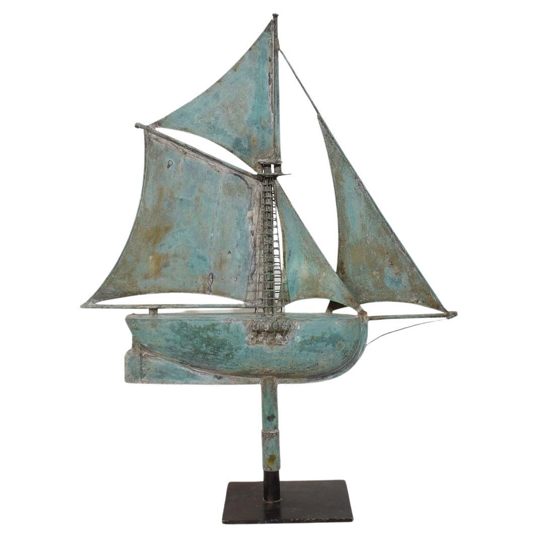 Fin du 19e siècle, girouette de bateau à voile en cuivre d'art populaire français 