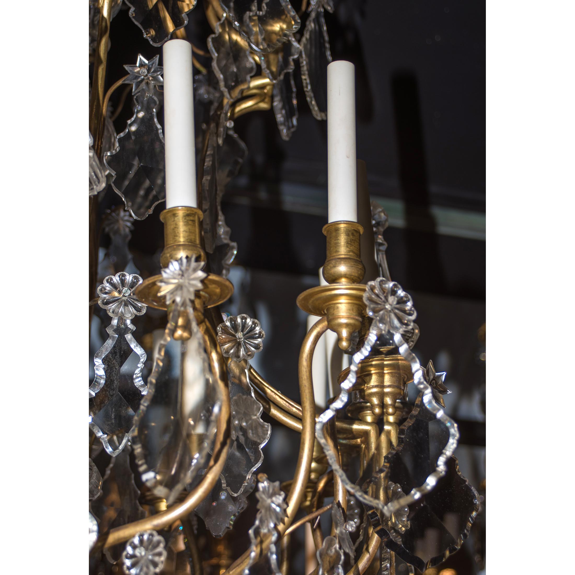 Late 19th Century French Gilt Bronze and Crystal Twelve-Light Chandelier For Sale 1