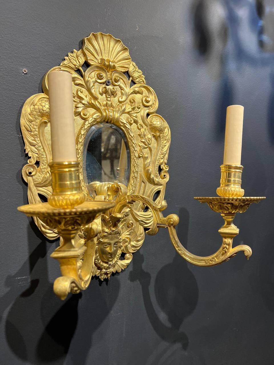 Spätes 19. Jahrhundert Französisch vergoldete Bronze und Spiegel Wandleuchter im Zustand „Gut“ im Angebot in New York, NY