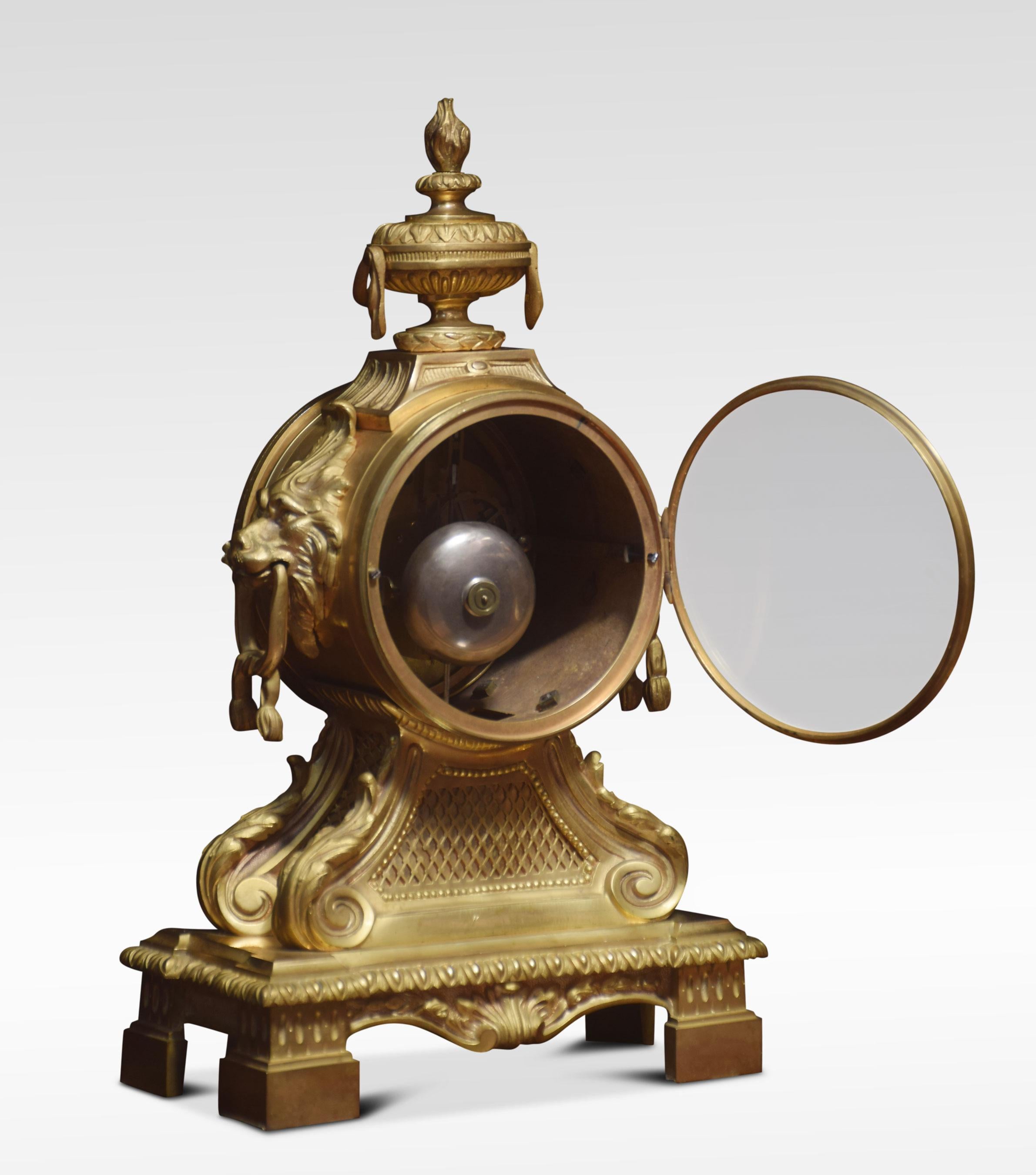 Pendule de cheminée française en métal doré de la fin du XIXe siècle Bon état à Cheshire, GB
