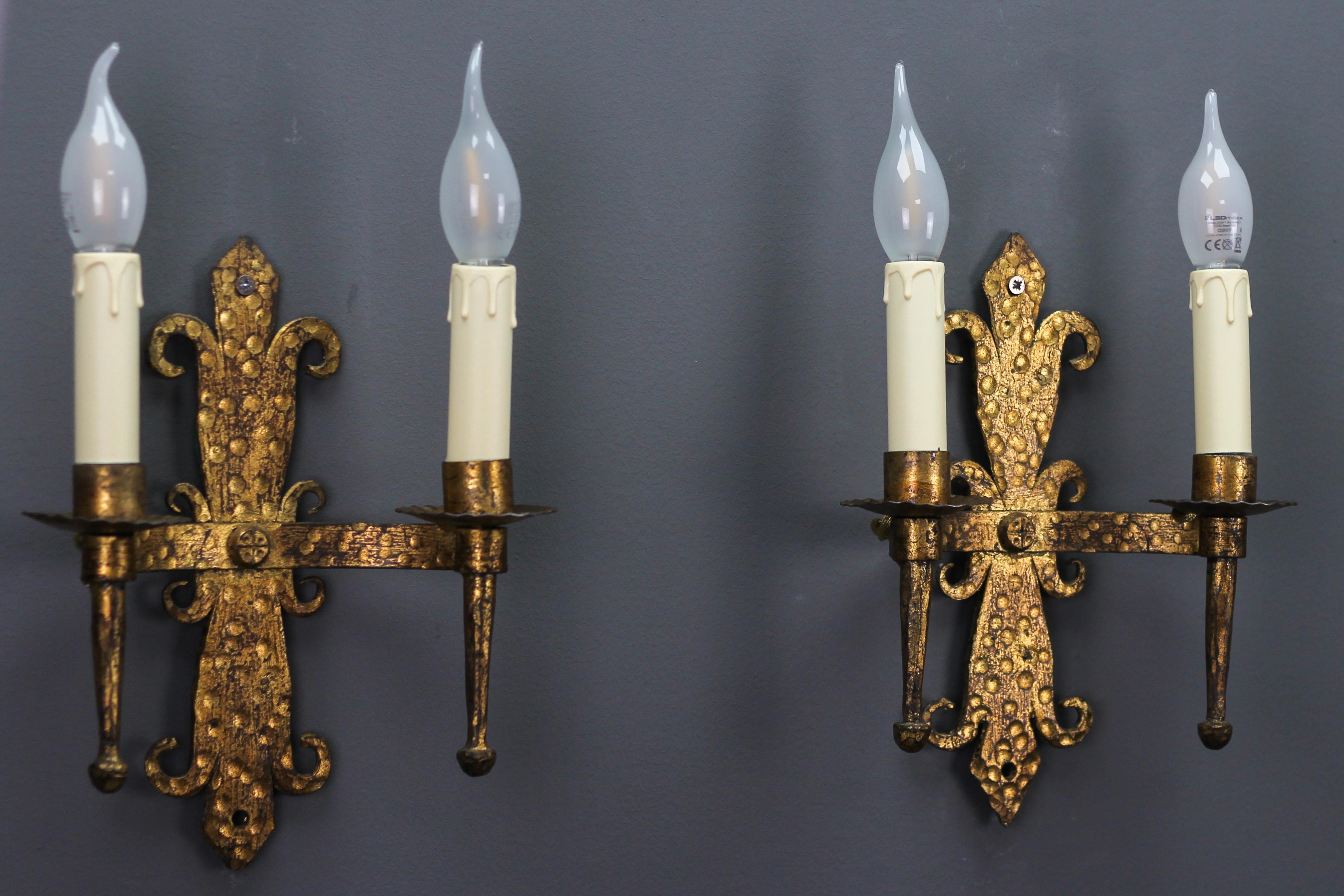 Late 19th Century French Gilt Wrought Iron Sconces, Set of 2 In Good Condition For Sale In Barntrup, DE