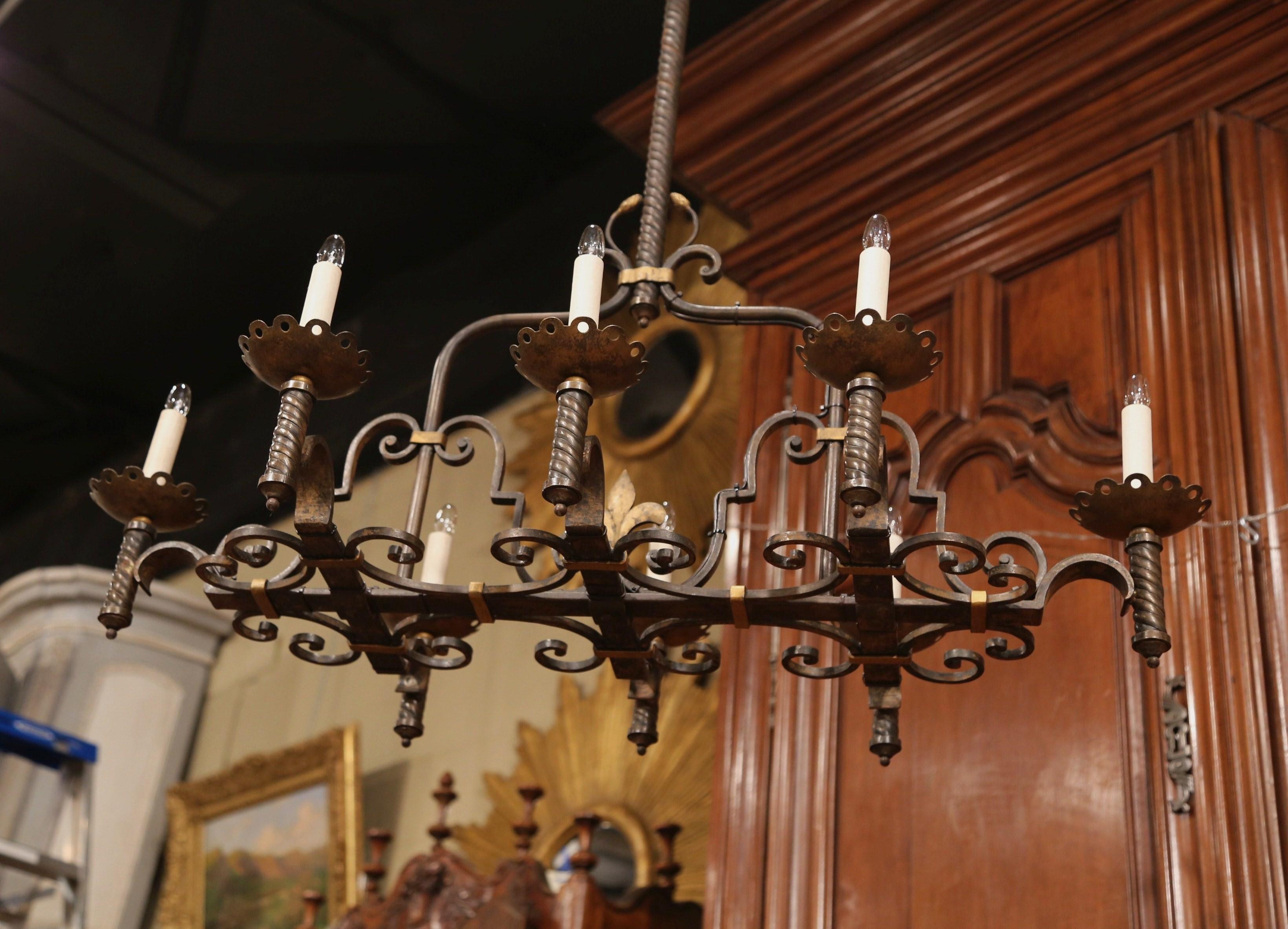 Late 19th Century French Gothic Eight-Light Iron Chandelier with Fleur de Lys 4