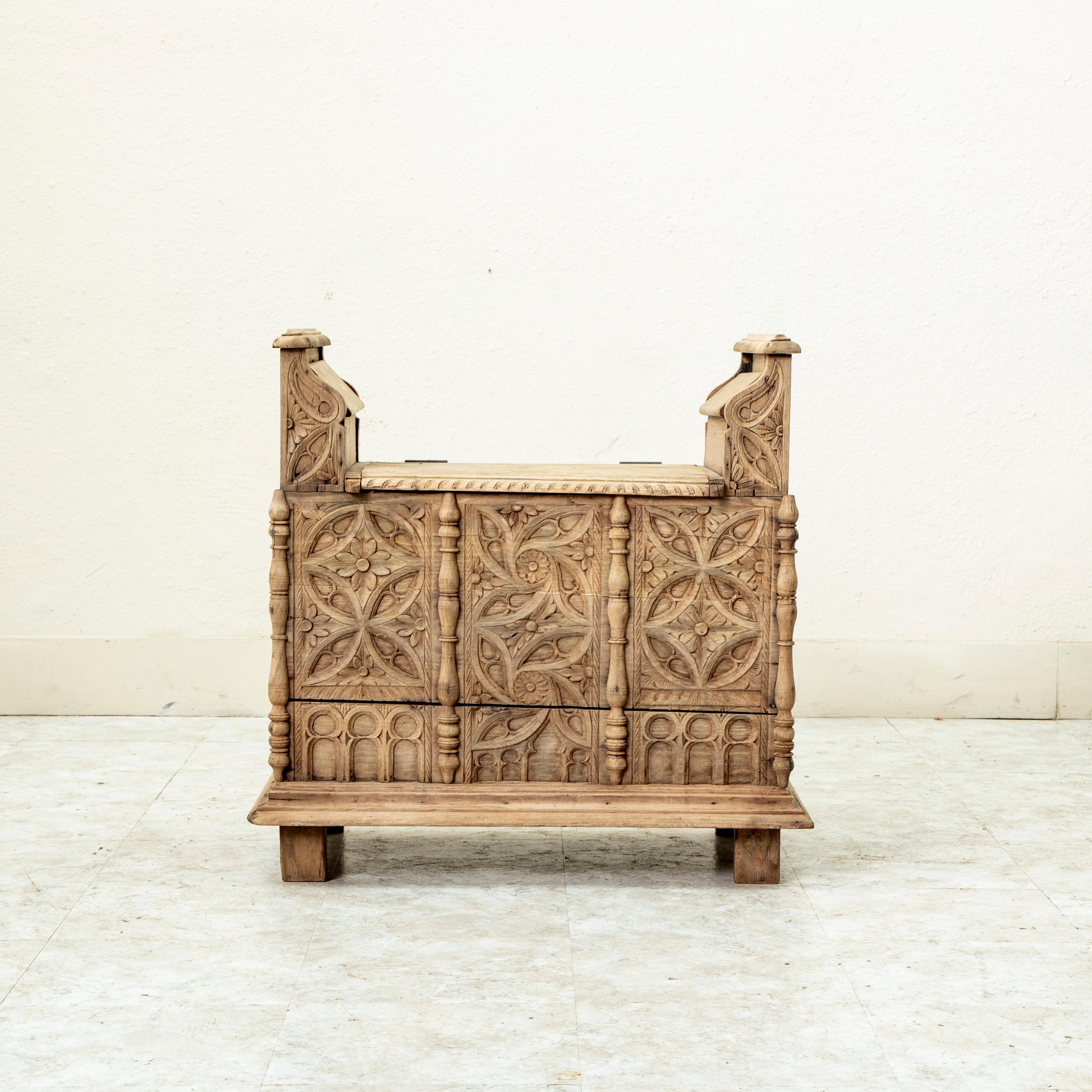 Late 19th Century French Gothic Style Hand Carved Bleached Oak Coffer Bench In Good Condition In Fayetteville, AR
