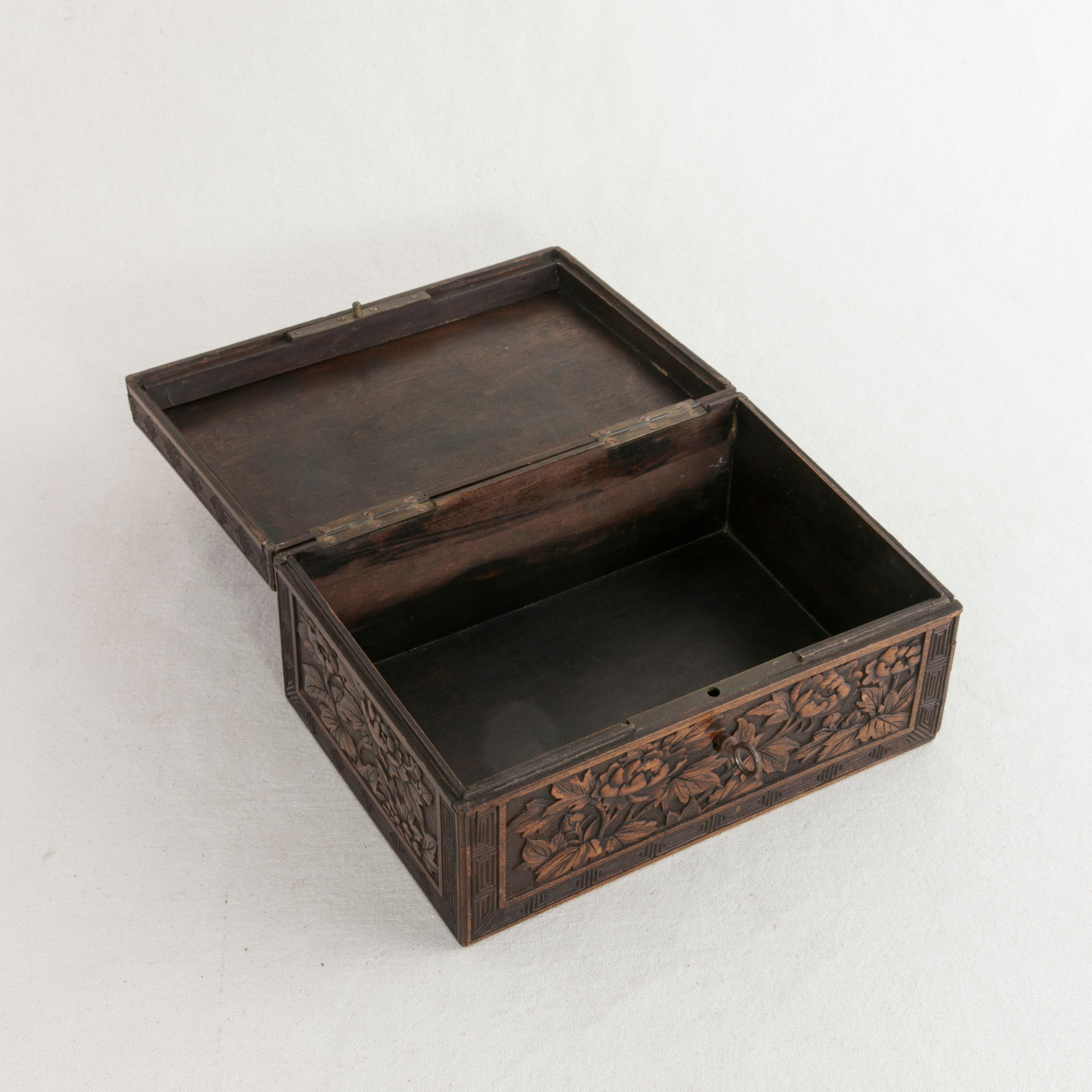 Late 19th Century French Hand Carved Black Forest Box with Birds 4